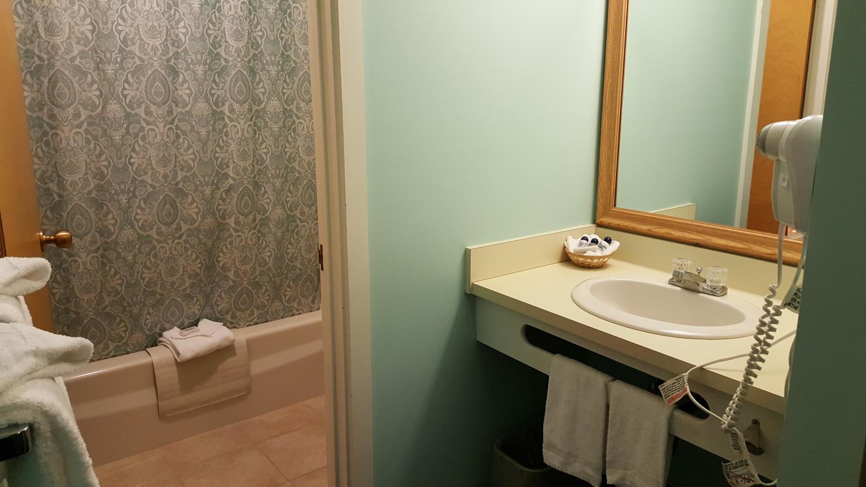 Double Room (Max 2 Occupants including children) photo 2