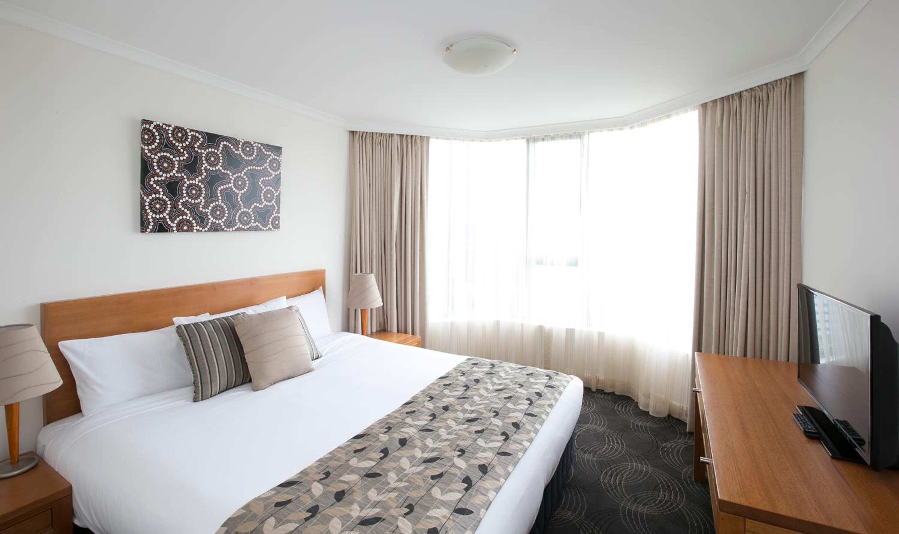 Two-Bedroom Apartment with One King and Two Single Beds thumbnail 6