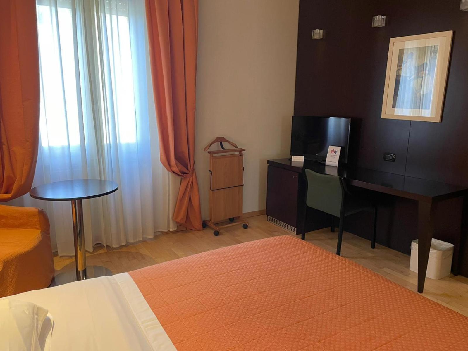 Single Room photo 2