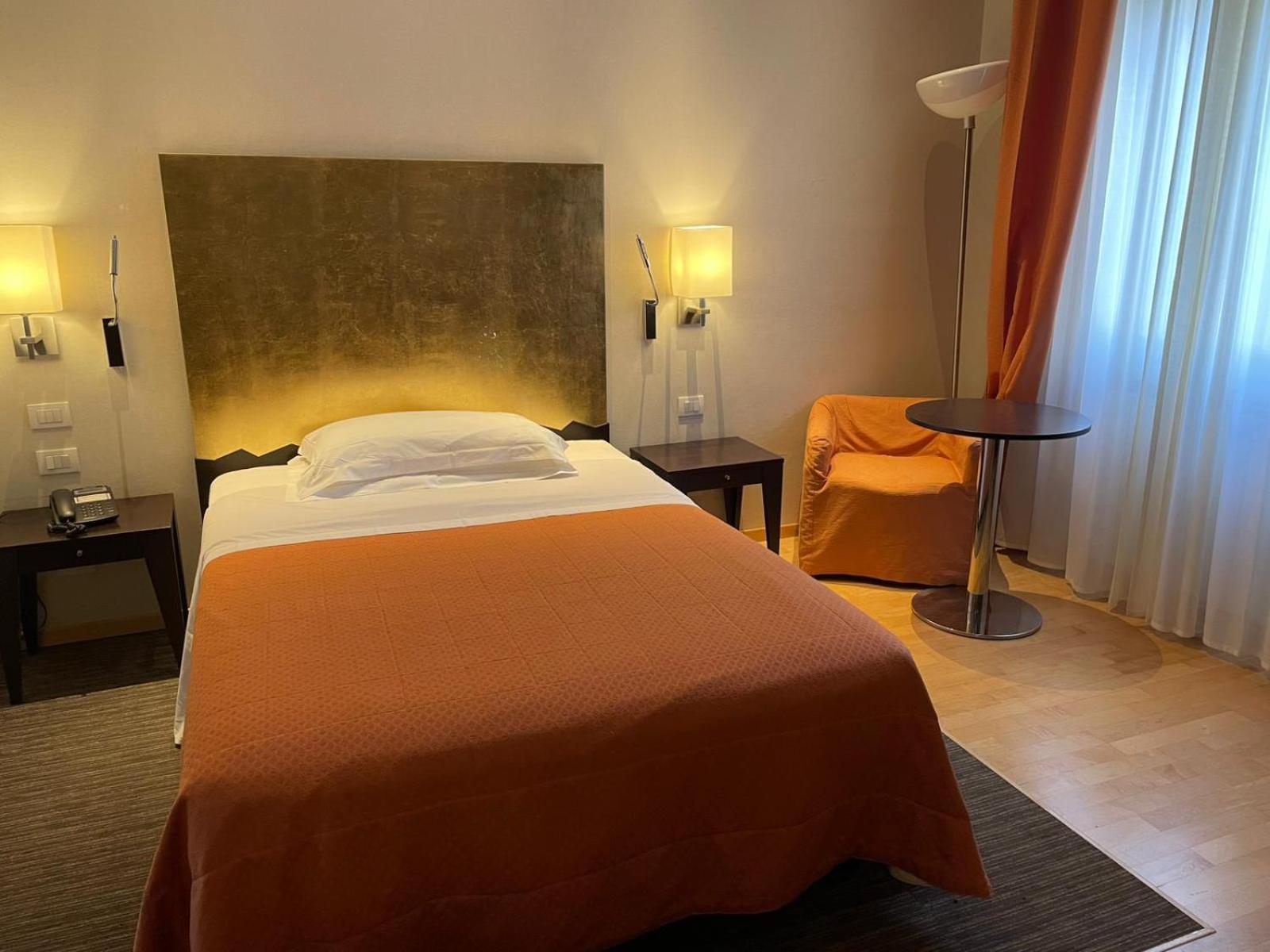 Single Room photo 3