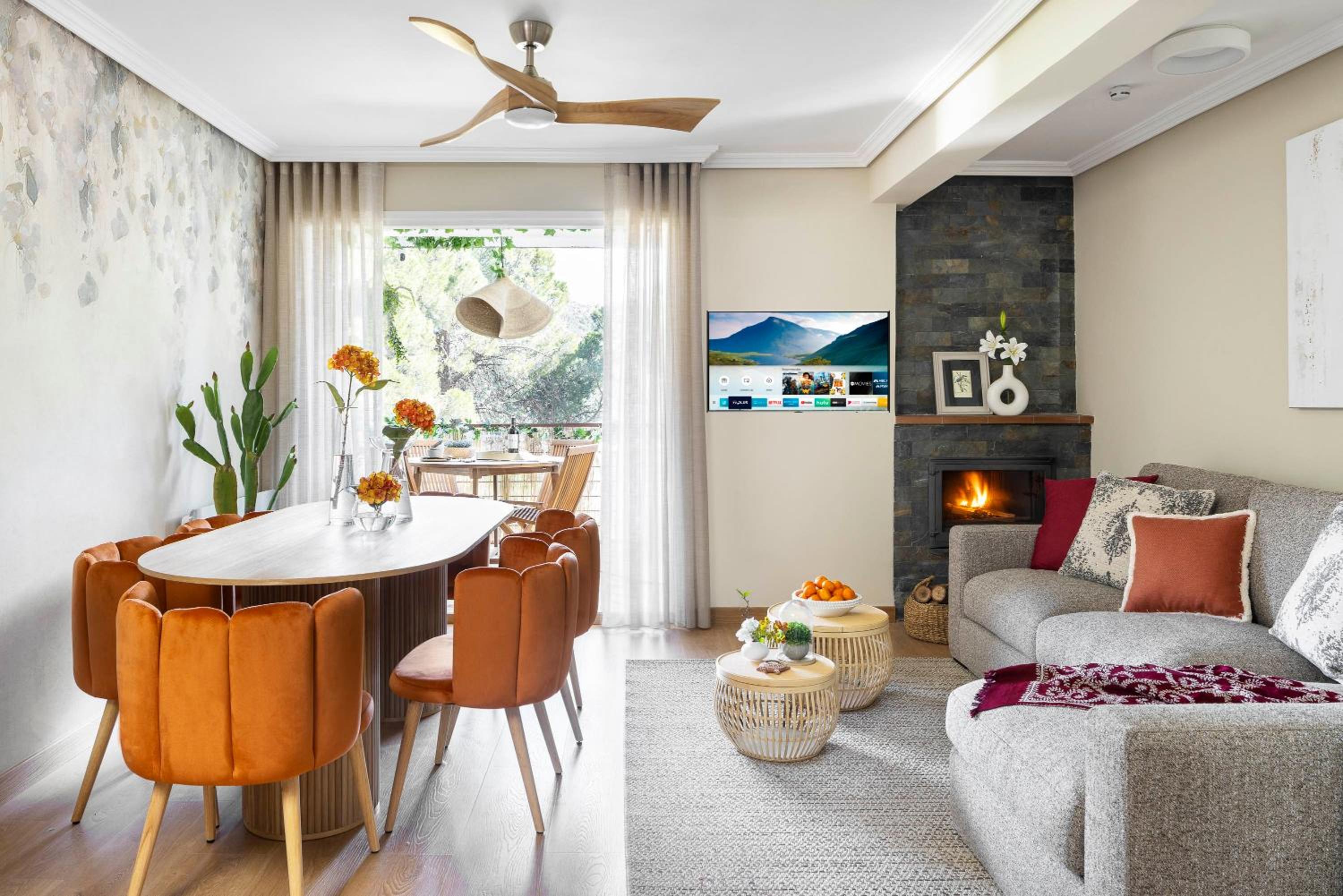 Three-Bedroom Premium Apartment with Balcony photo 1