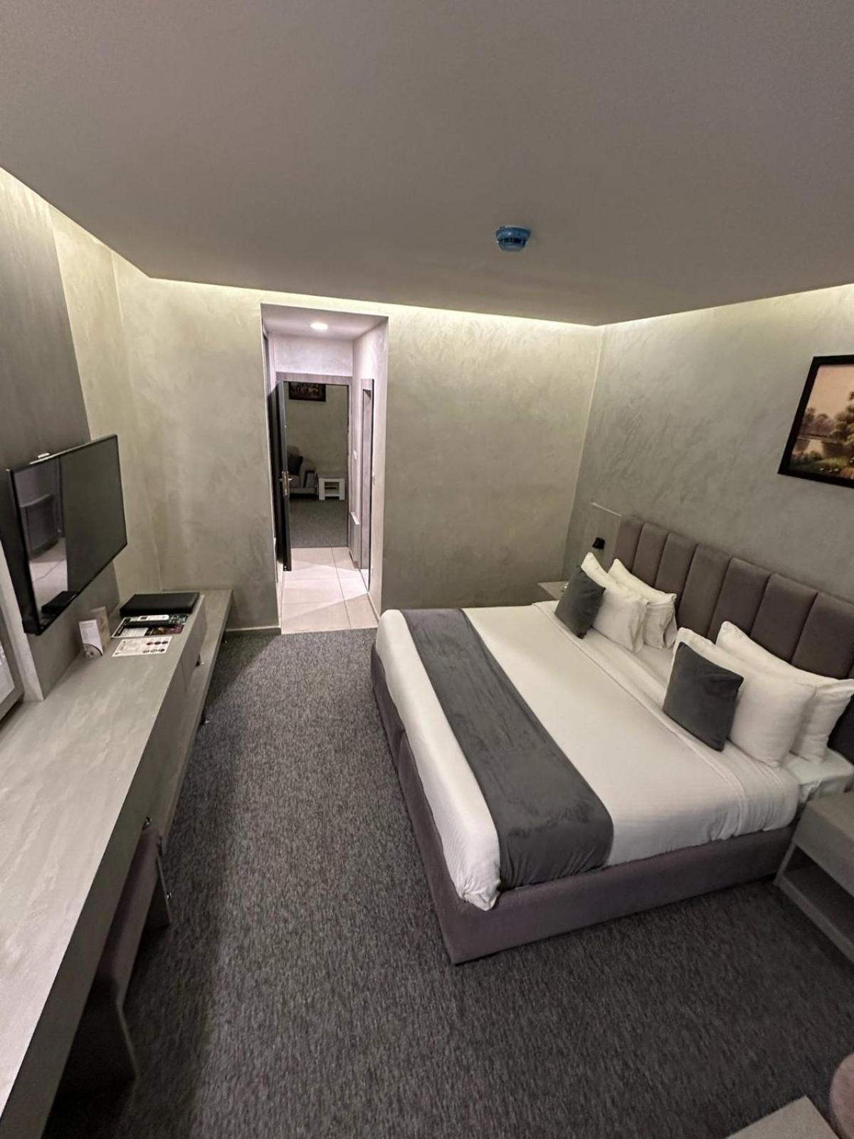 Deluxe Junior Suite