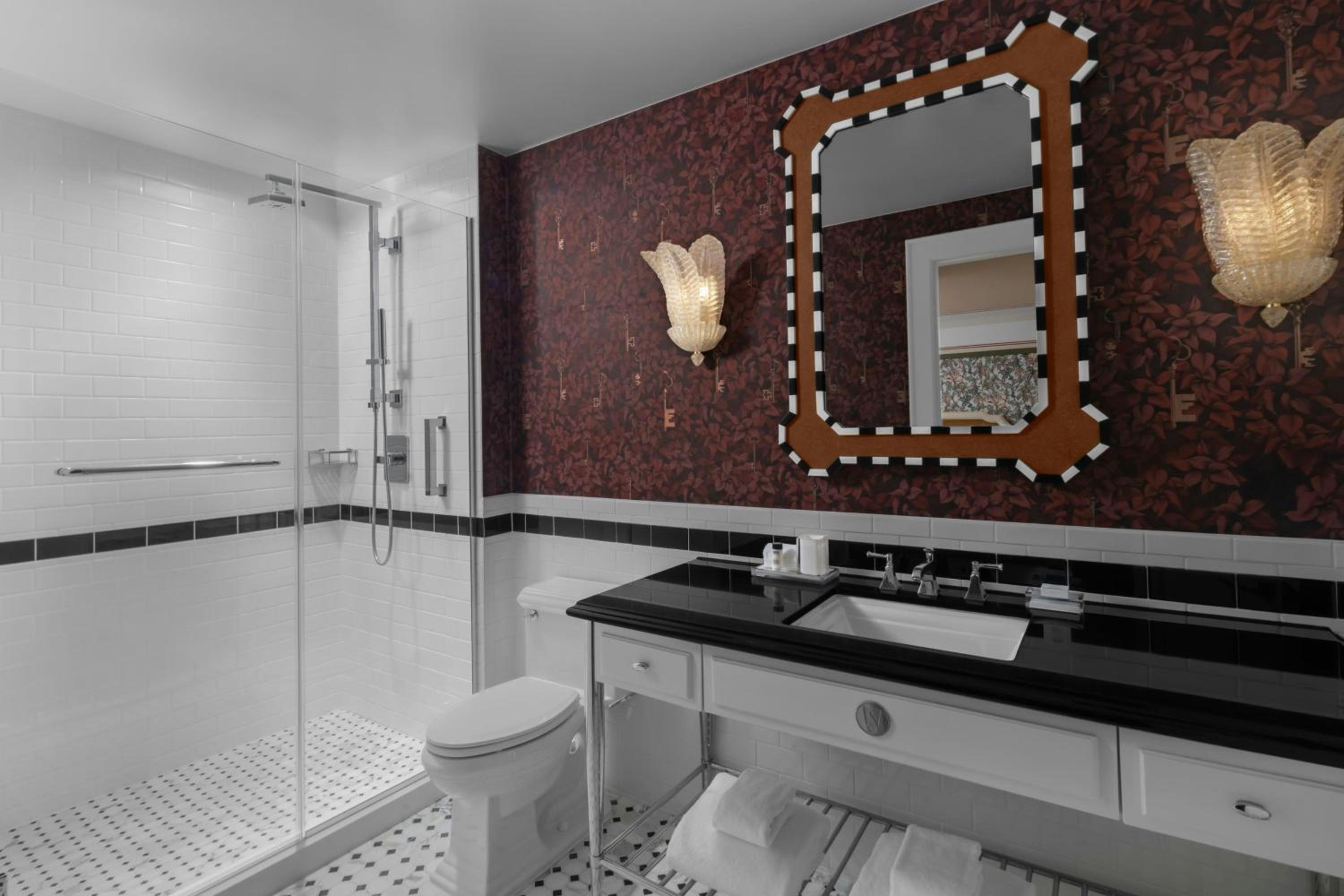 Deluxe King Room - Photo 1