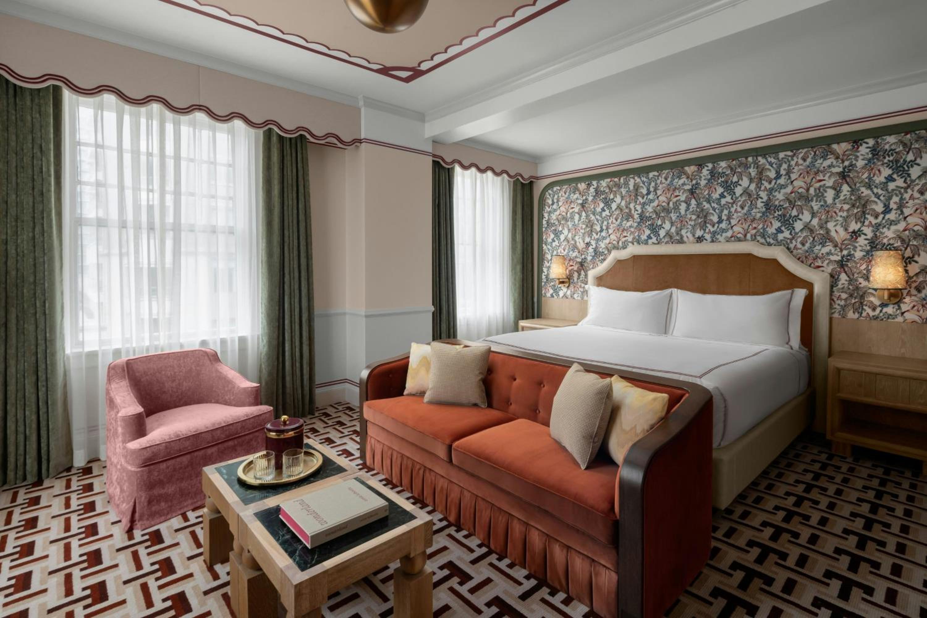 Classic King Room with Roll-In Shower - Mobility and Hearing Accessible photo 3