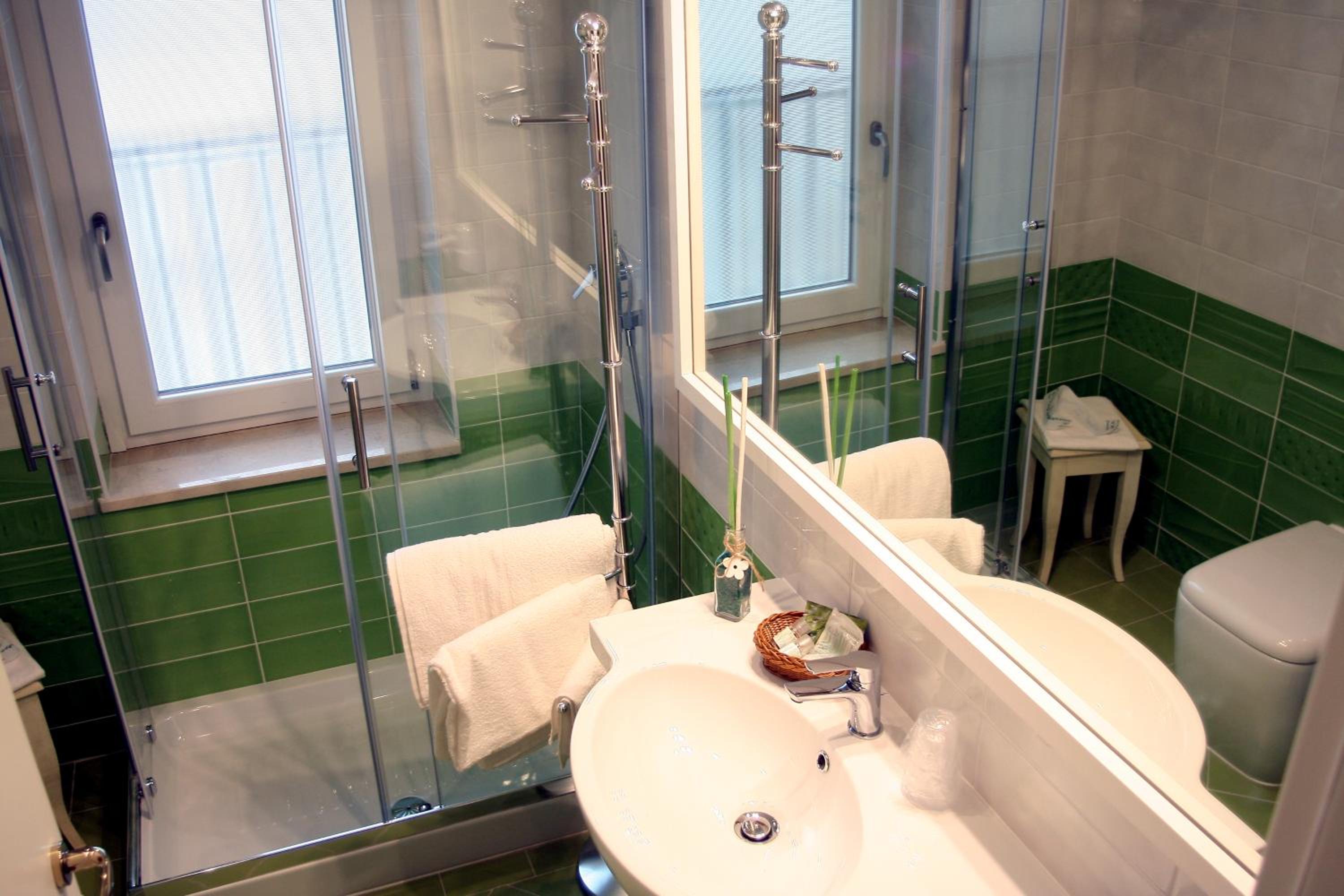 Double Room with Extra Bed - Photo 5