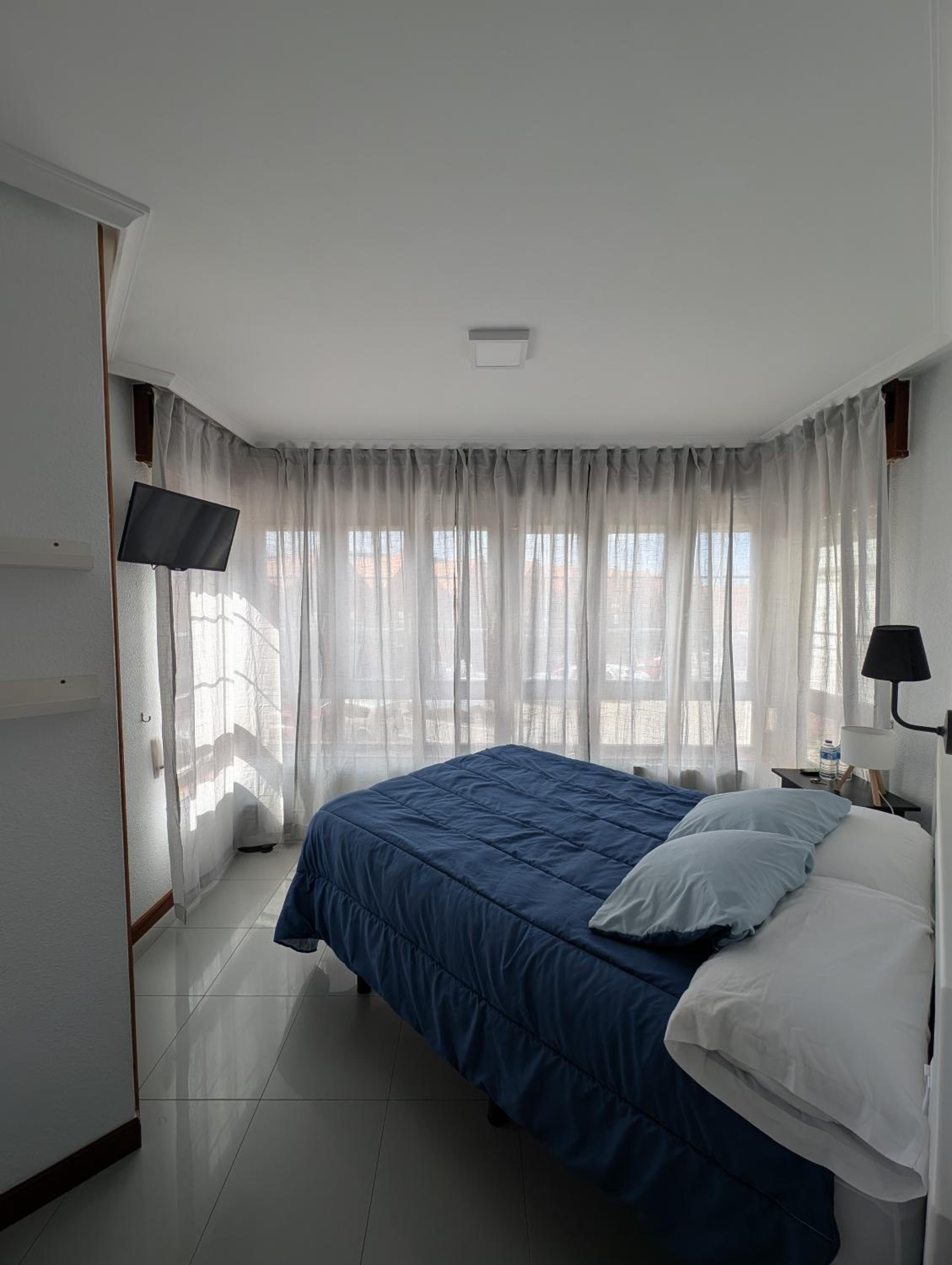 Double Room with Shared Bathroom photo 1