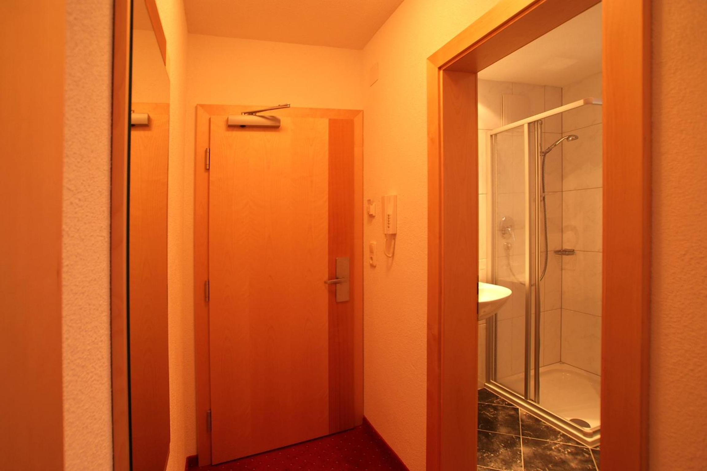 Single Room photo 3