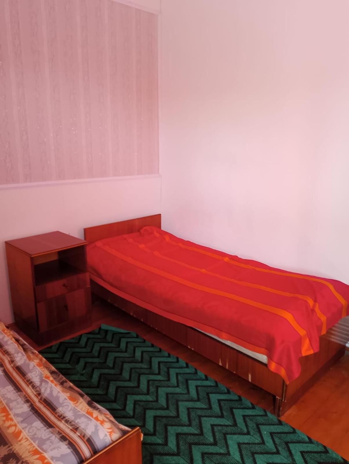 Standard Twin Room with Shared Bathroom photo 3