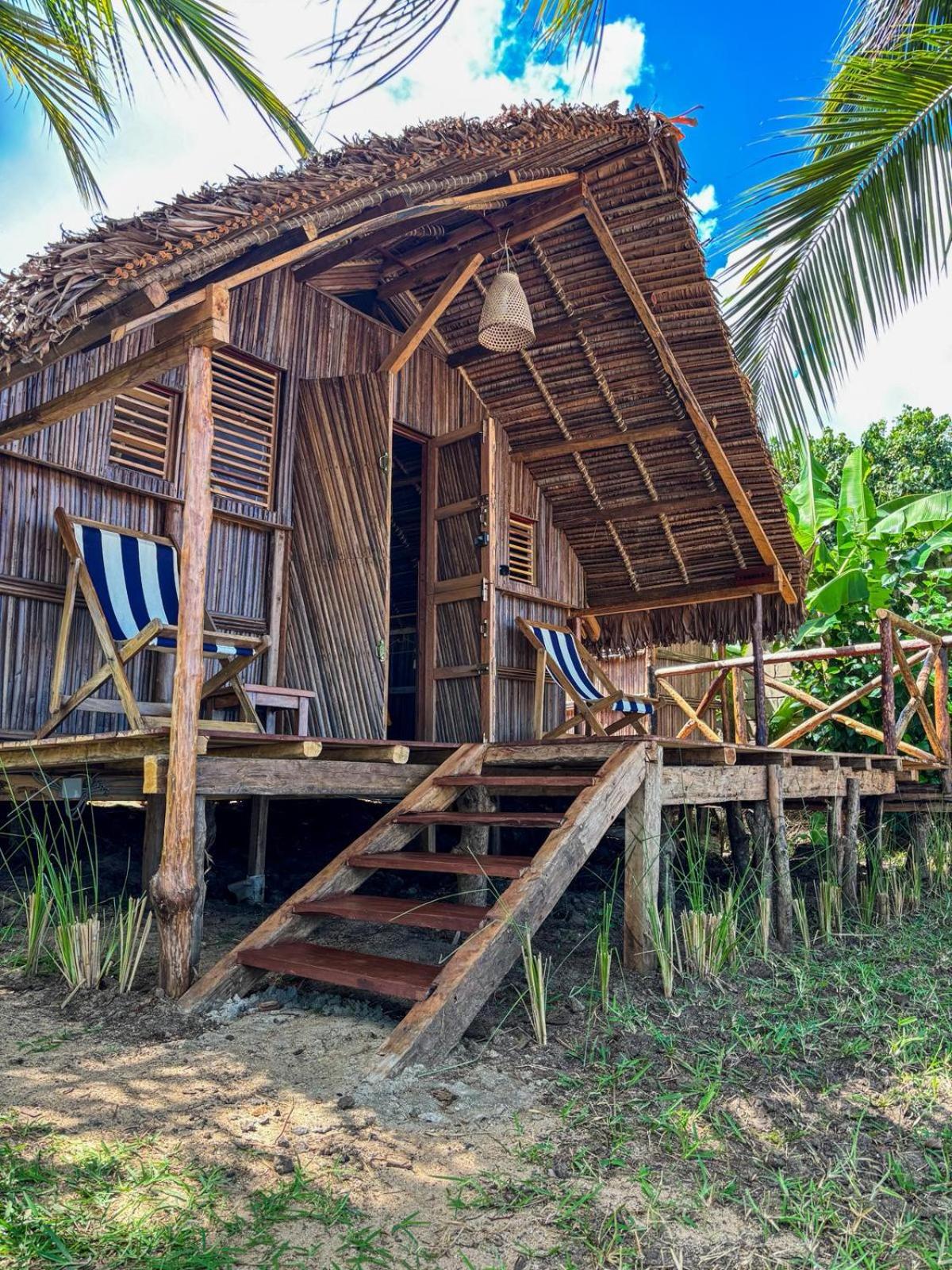 Bungalow - Water Front 
