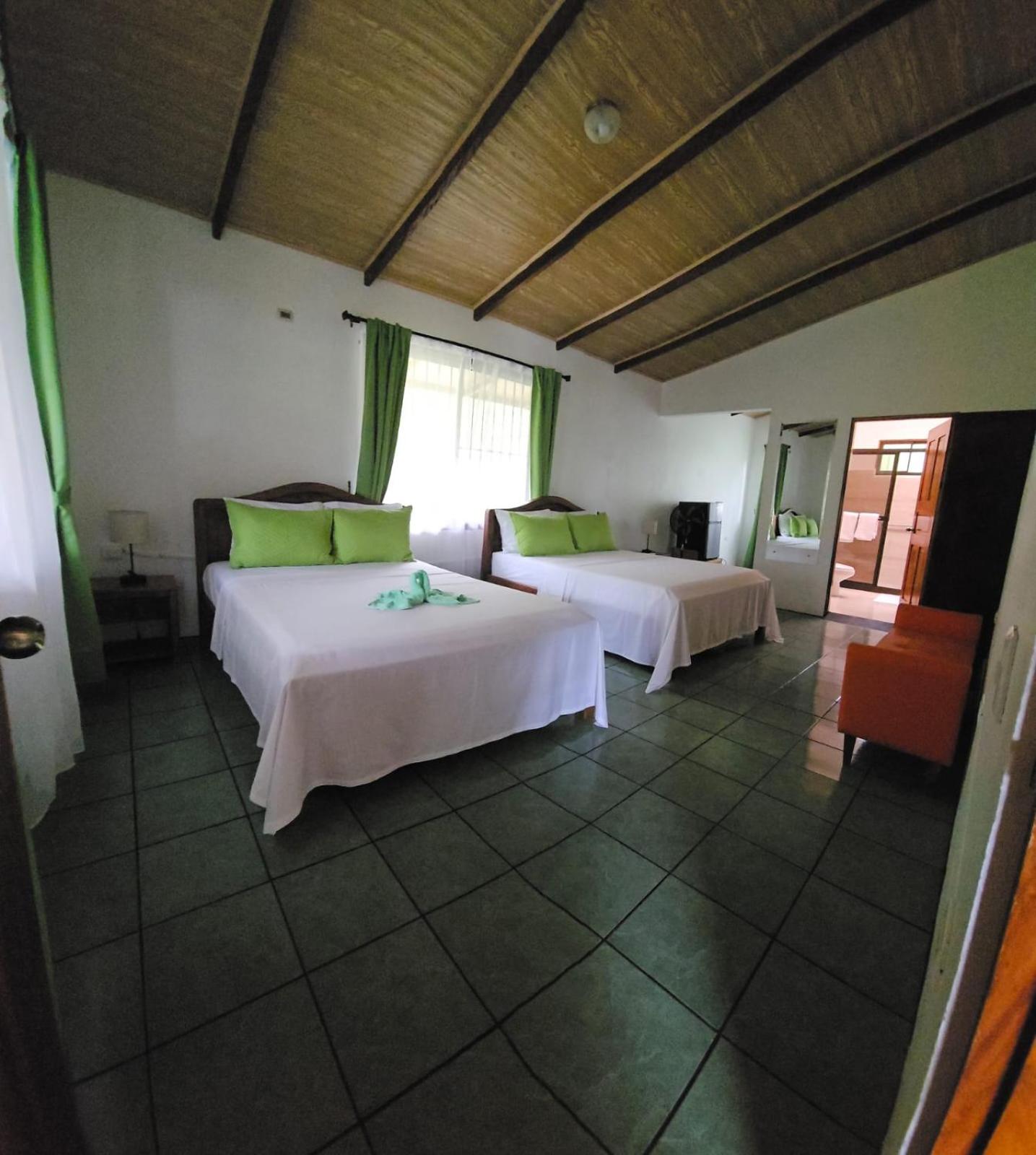 Deluxe Double Room with Two Double Beds photo 2