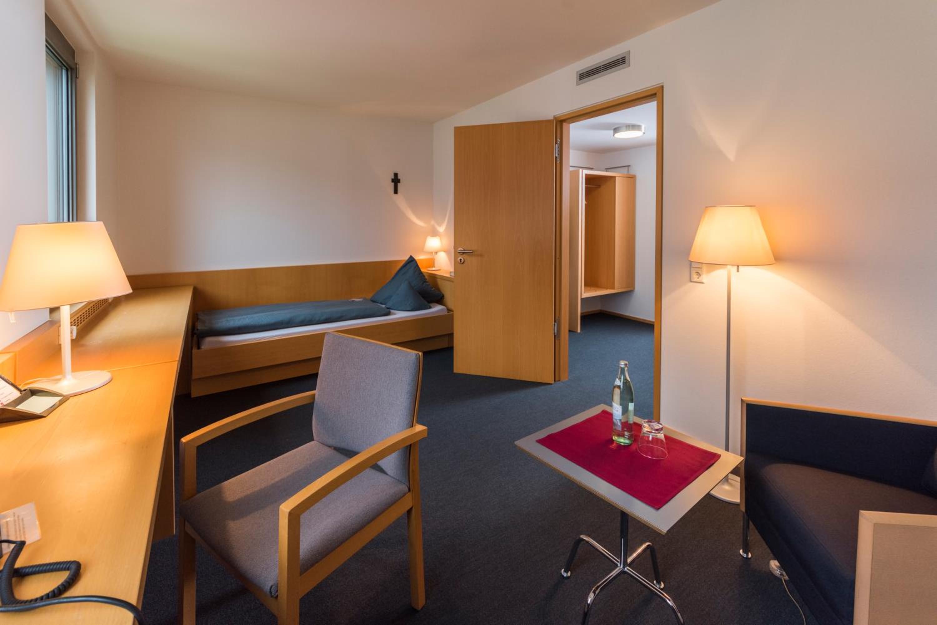 Standard Twin Room with Garden View photo 1
