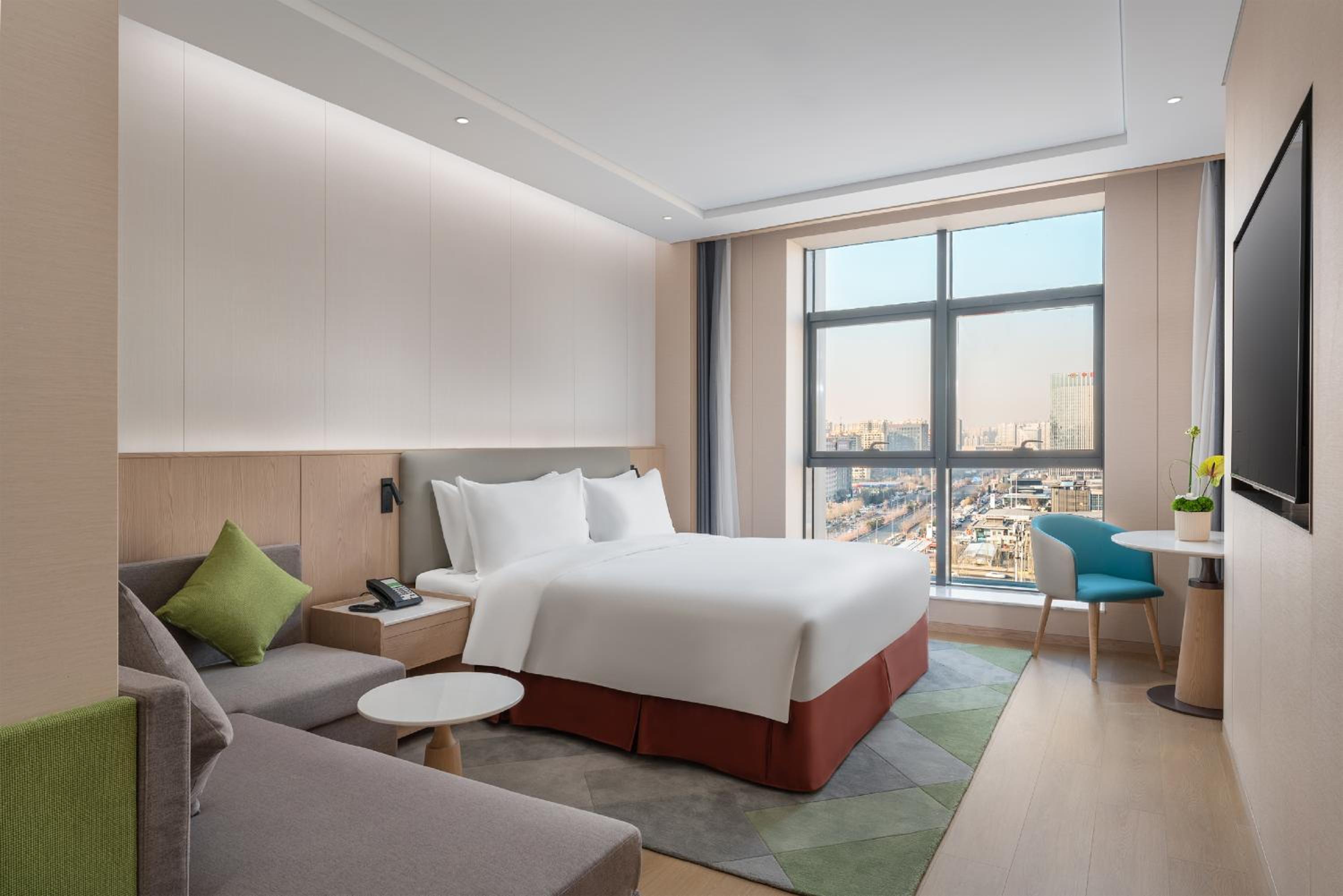 Standard King Room - High Floor photo 3