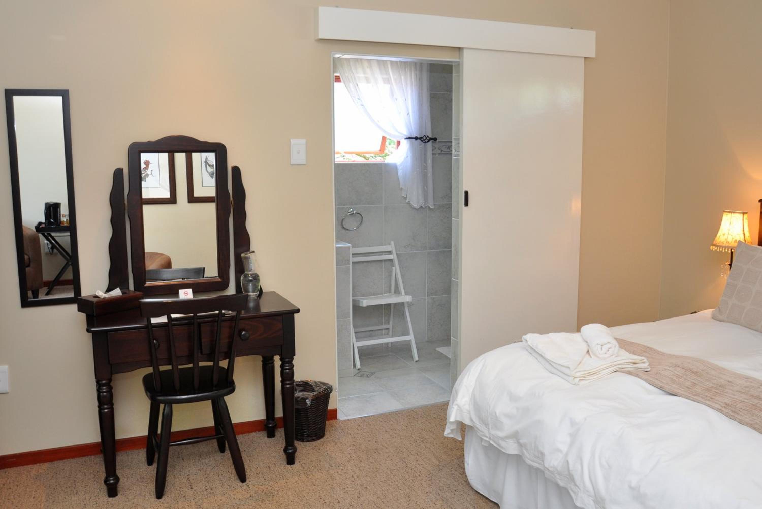Deluxe Double or Single Room photo 3