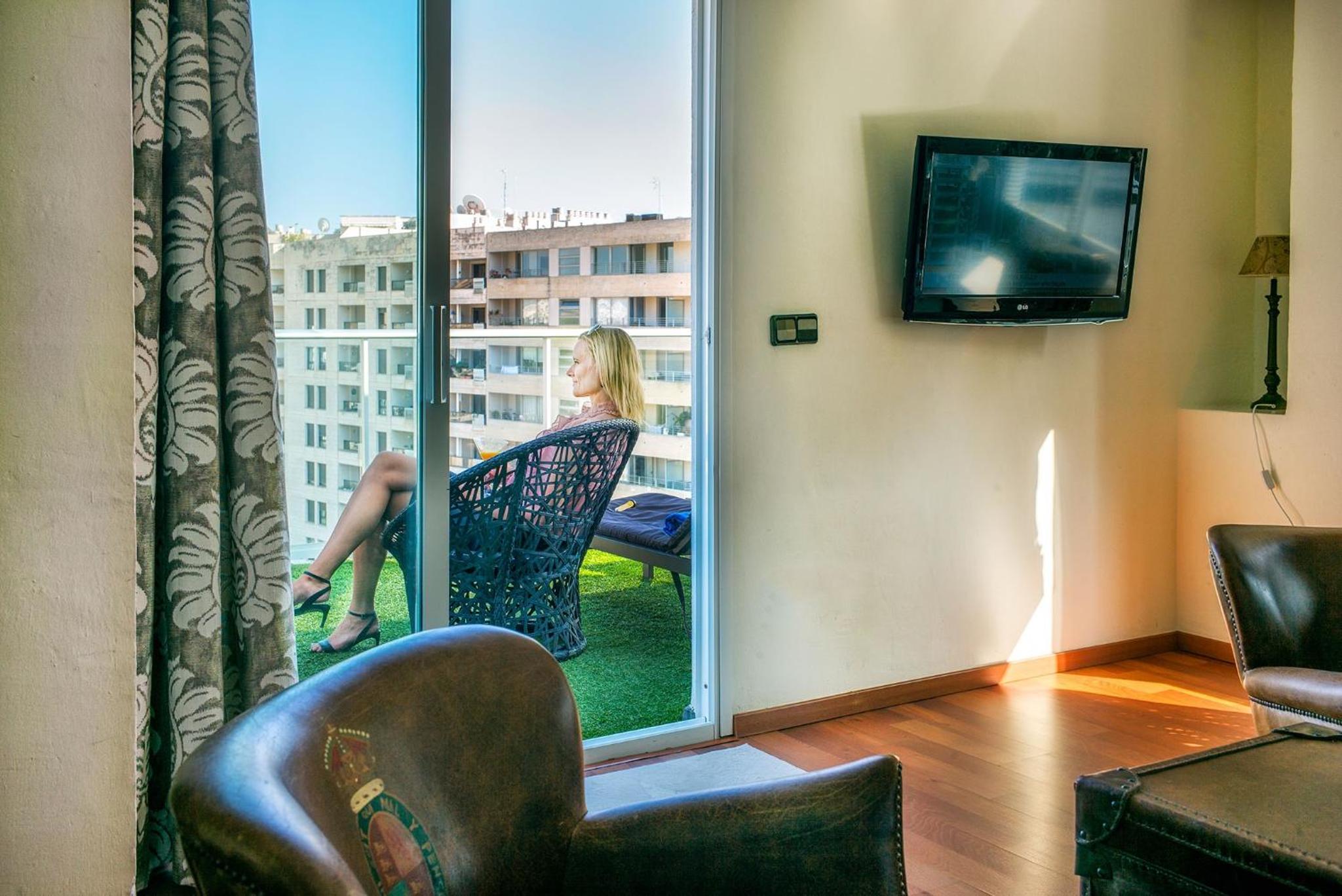 Suite - Photo 7