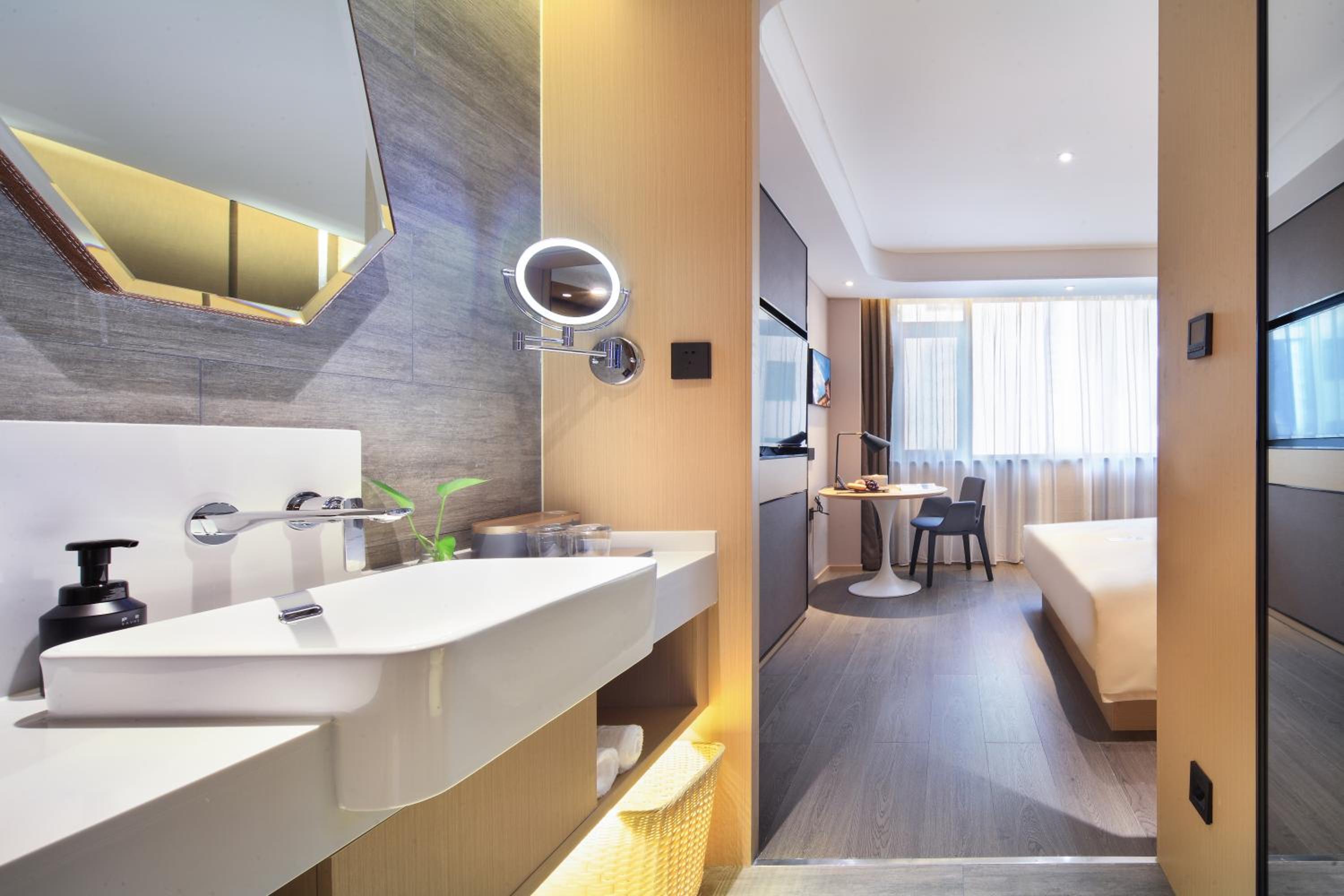 Elegant Double Room photo 2