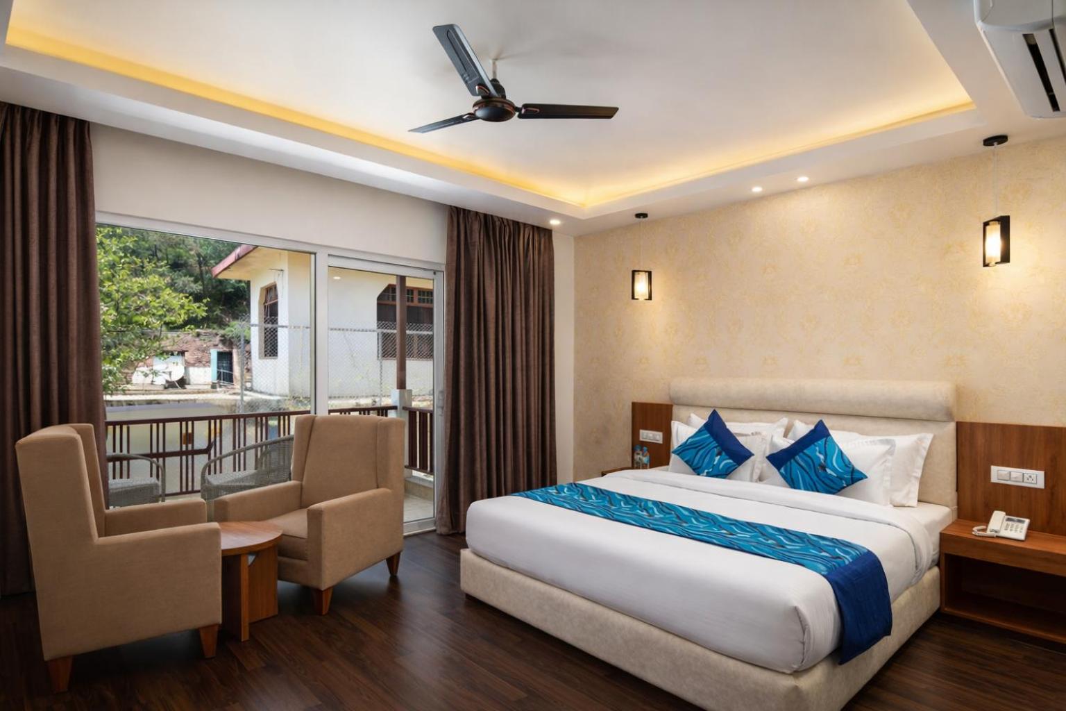 King Room with Balcony