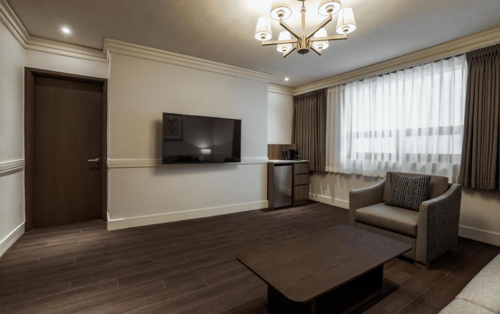 Family Suite - Photo 5