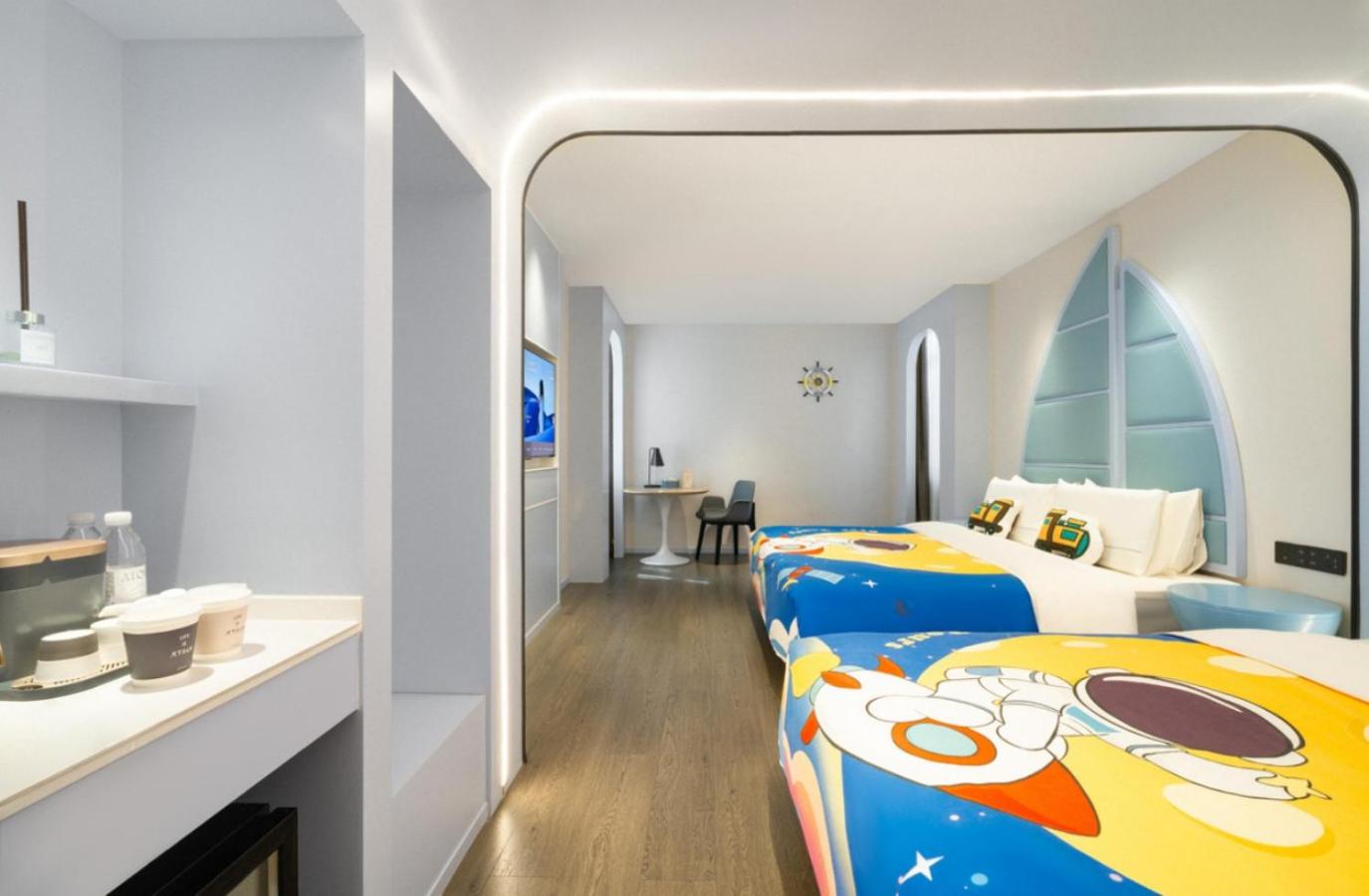 Superior Family Twin Room photo 3