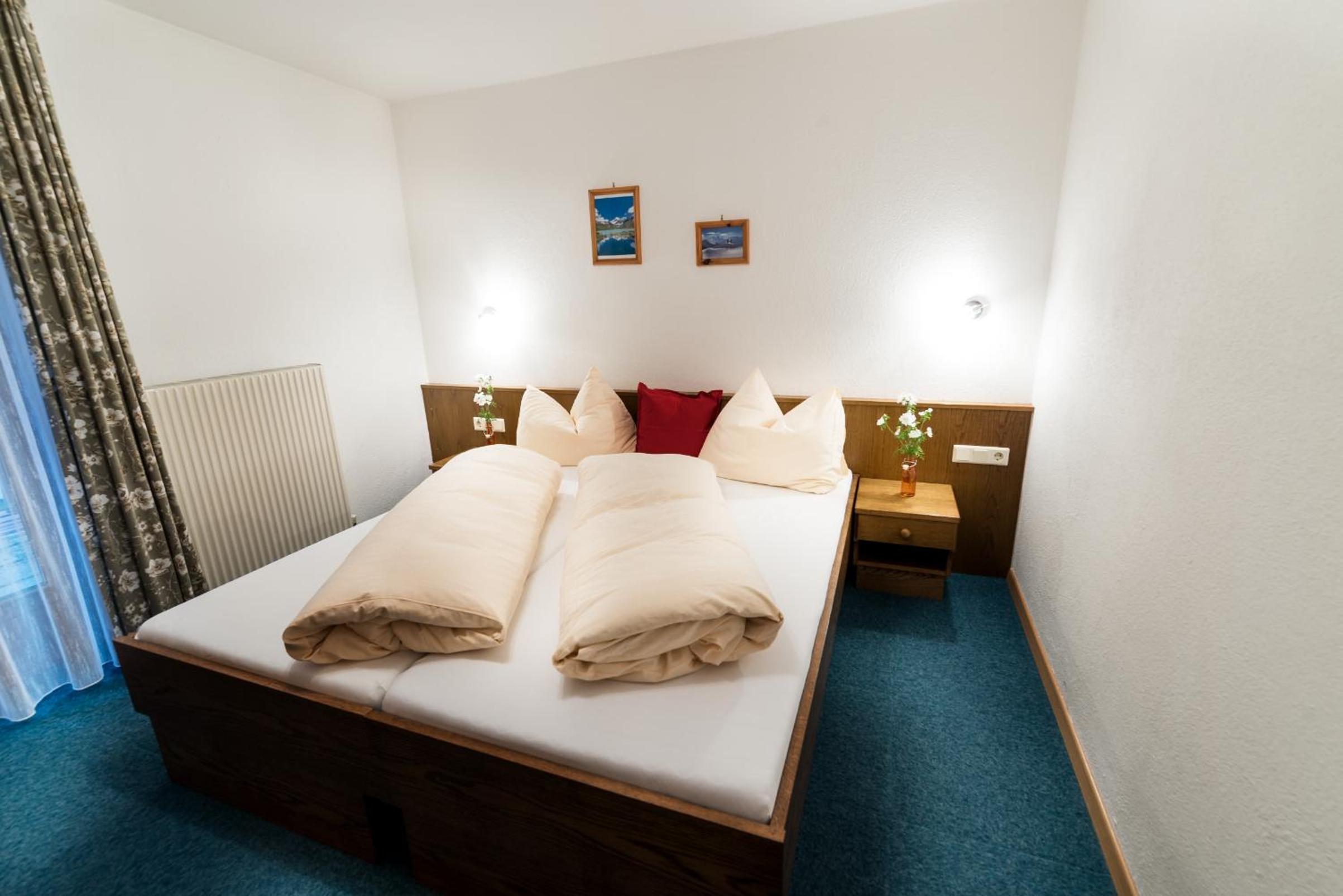 Two-Bedroom Suite (4 Adults) photo 1