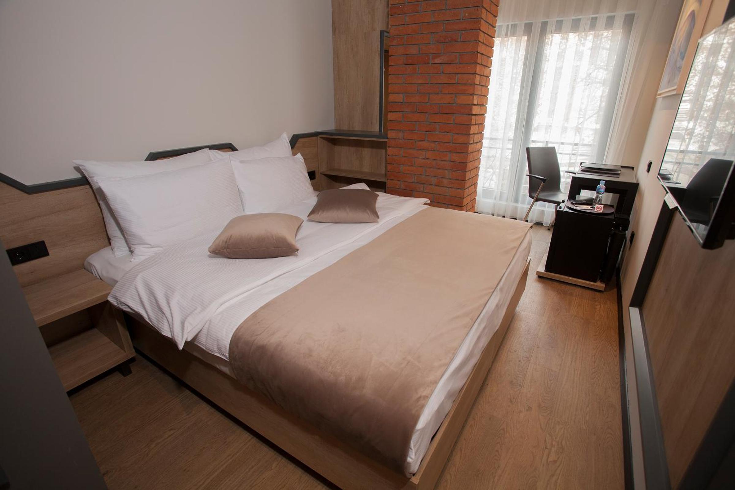 Double or Twin Room with River View photo 3