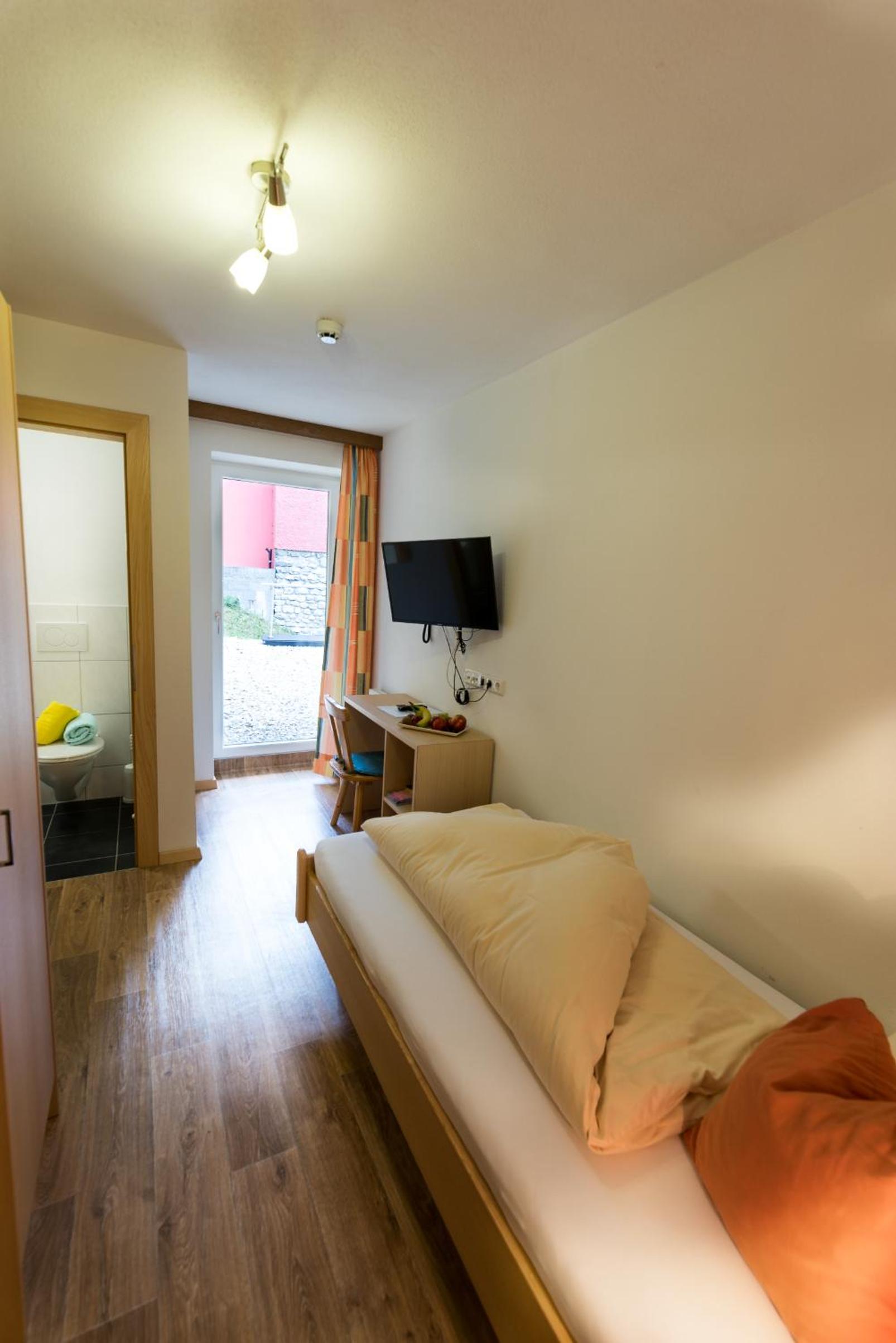 Single Room photo 1