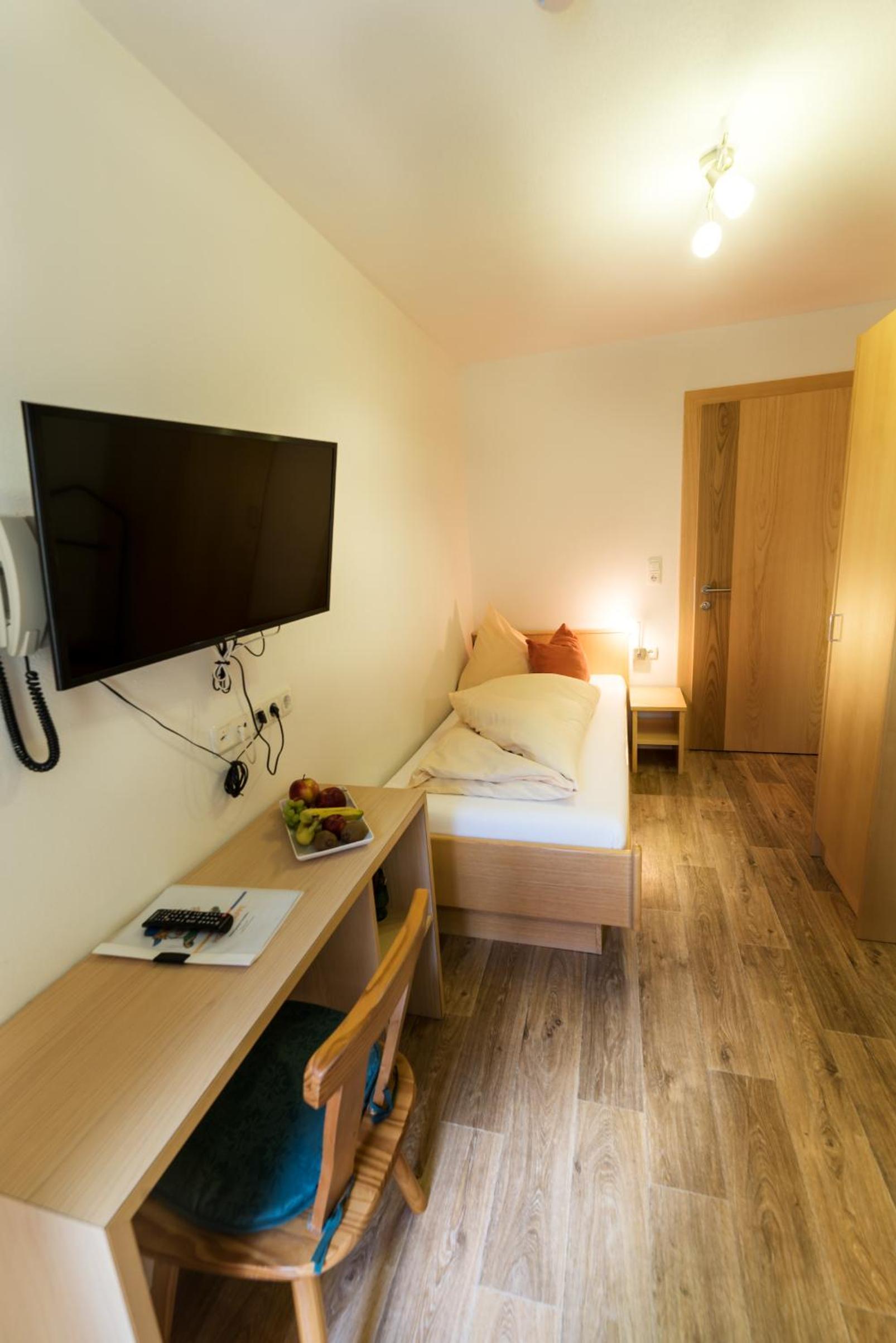 Single Room photo 3