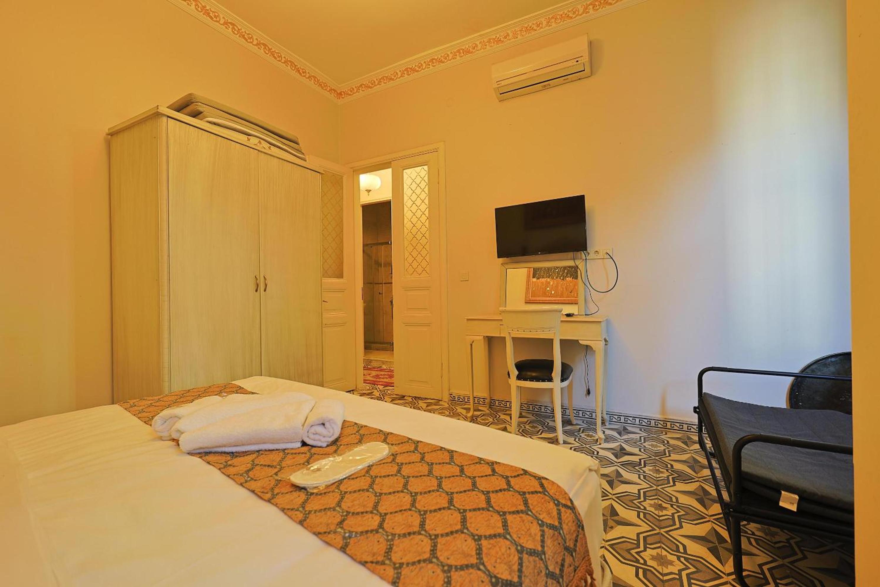 Comfort Triple Room photo 3
