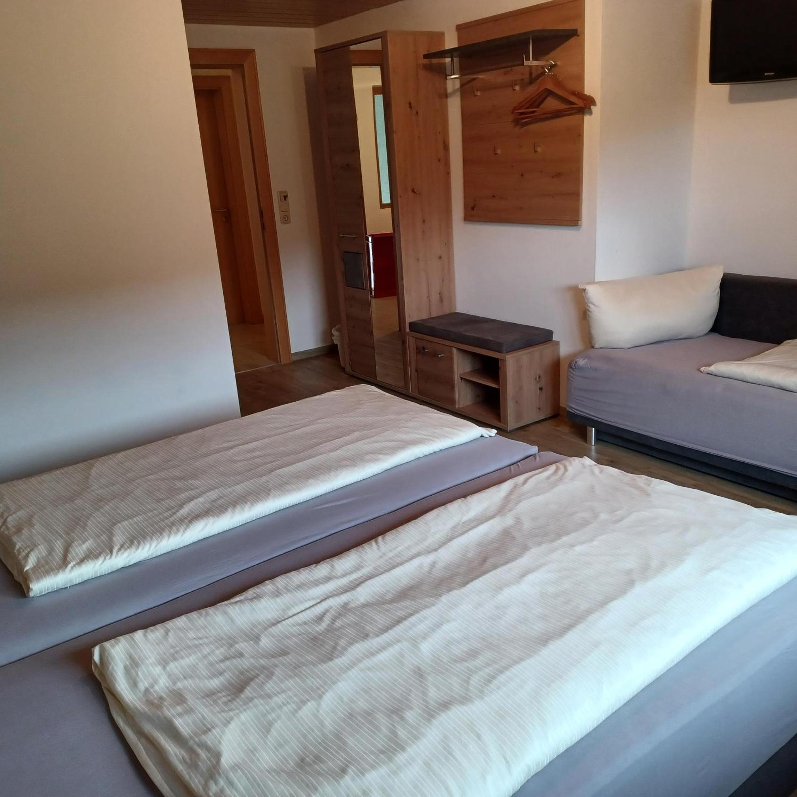 Double Room with Private Bathroom photo 1