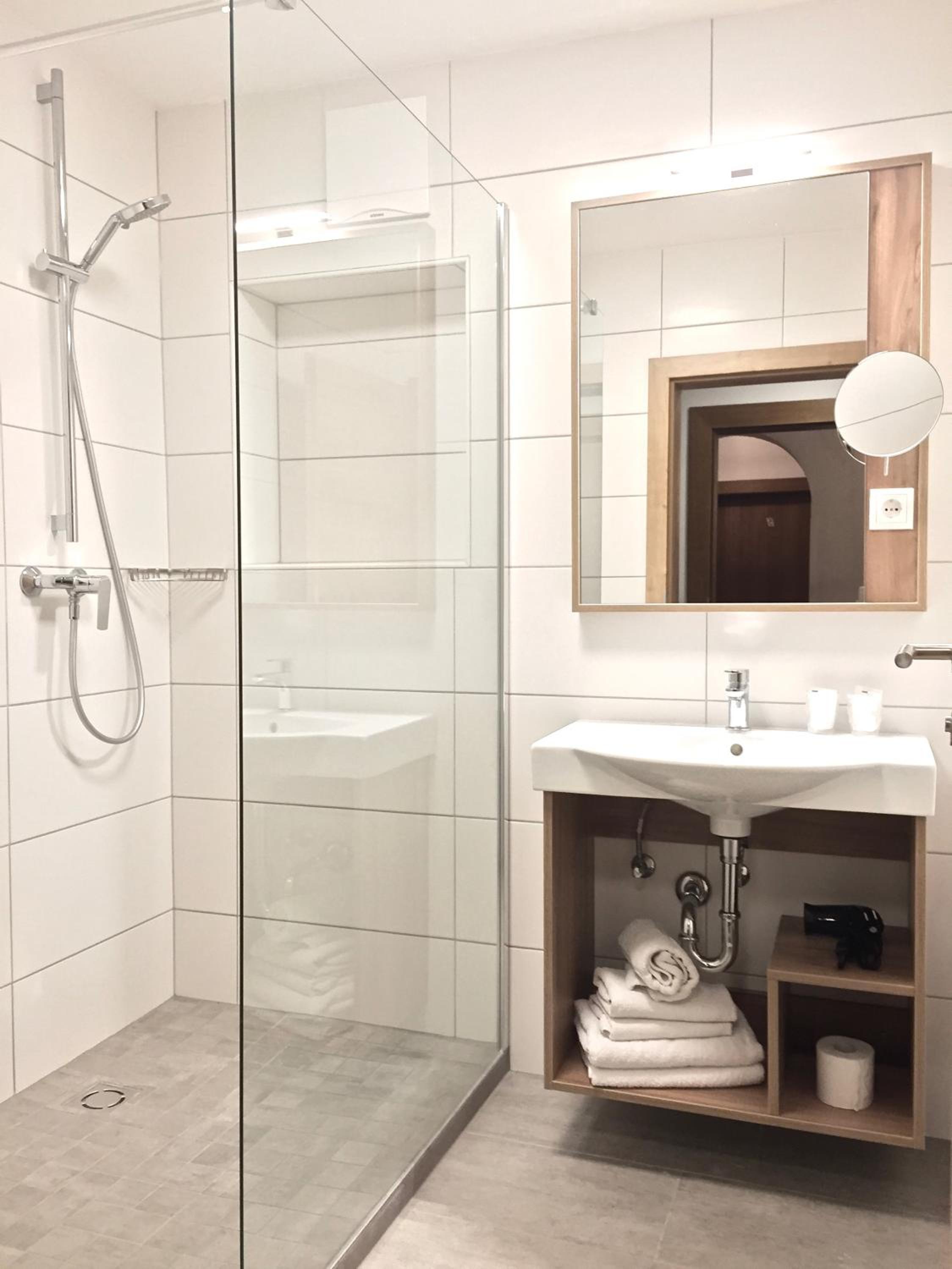 Standard Double Room - Photo 4