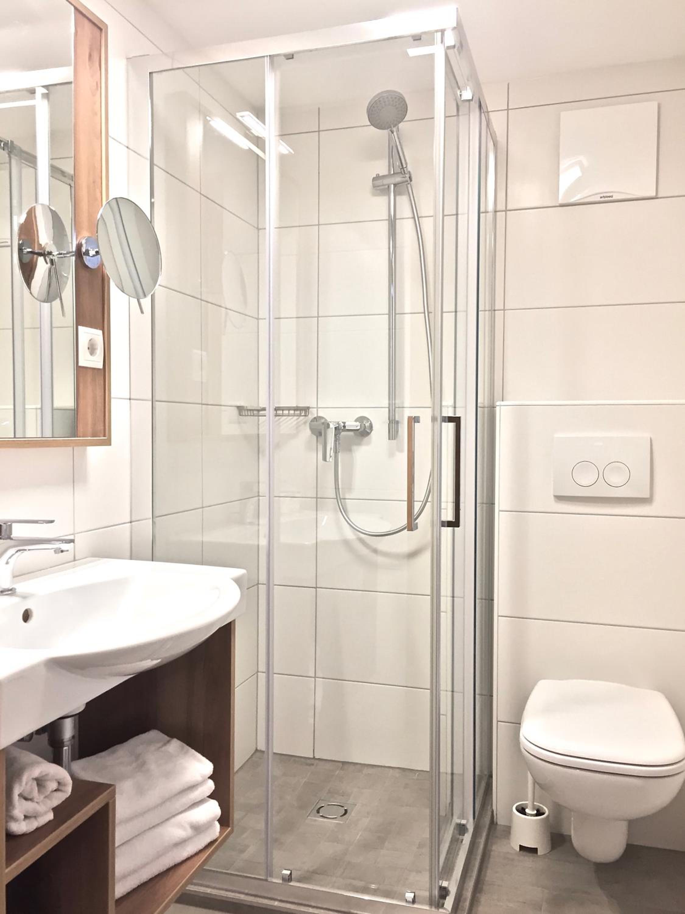 Junior Suite with Balcony - Photo 6