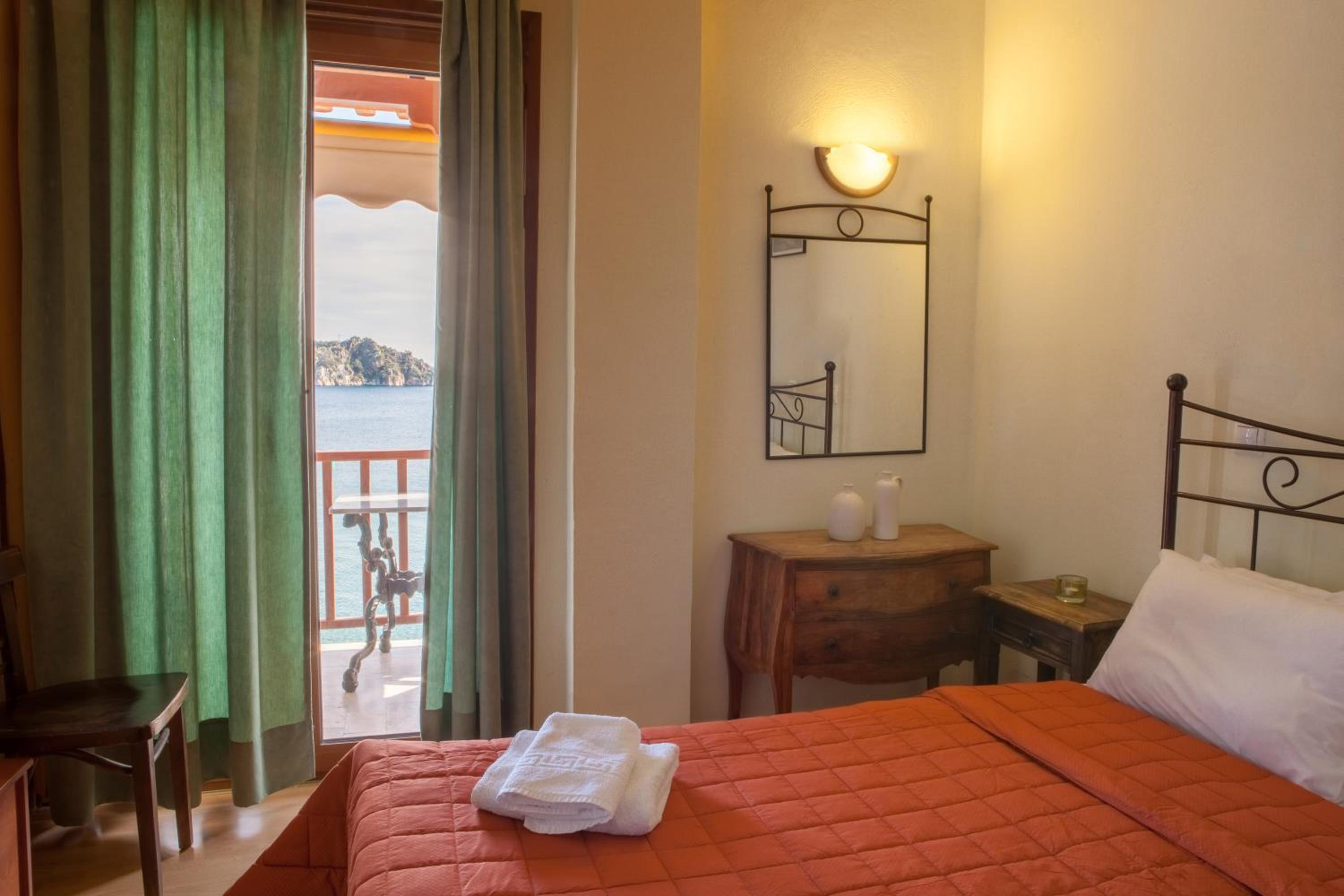 Double Studio with Balcony and Sea view - Photo 6