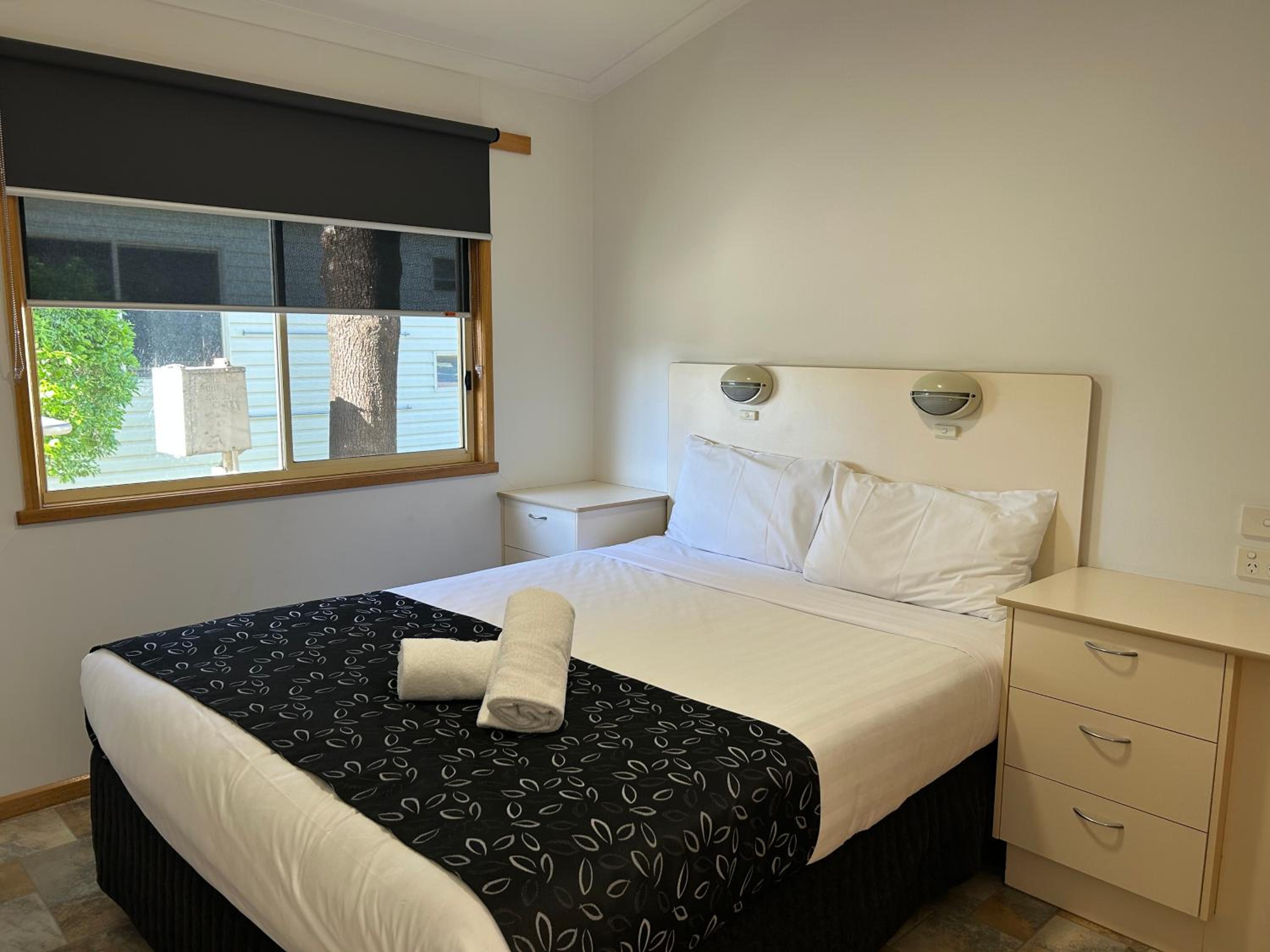 2 Bedroom Deluxe Unit 6 berth (wheel chair access)