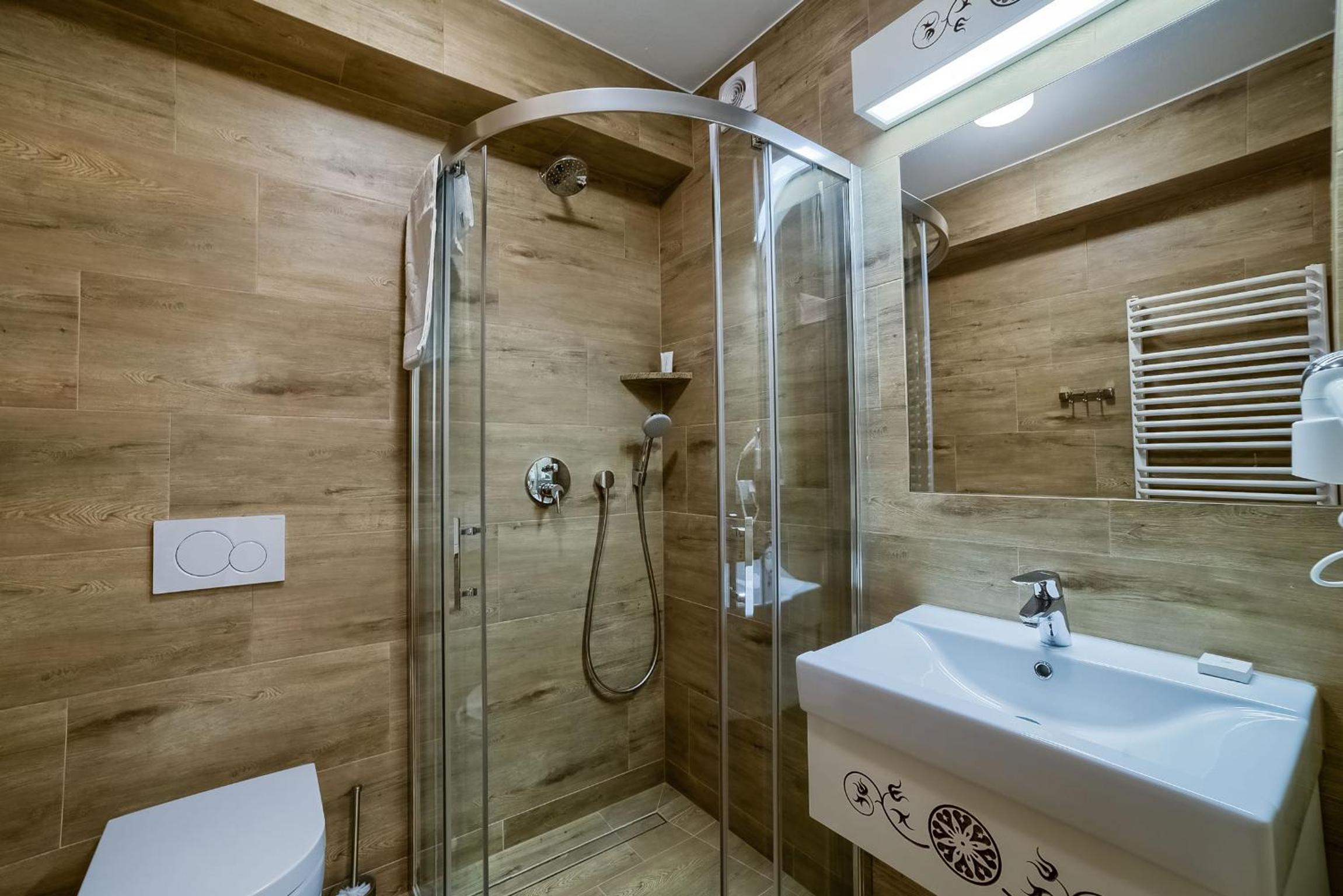 Standard Triple Room - Photo 8
