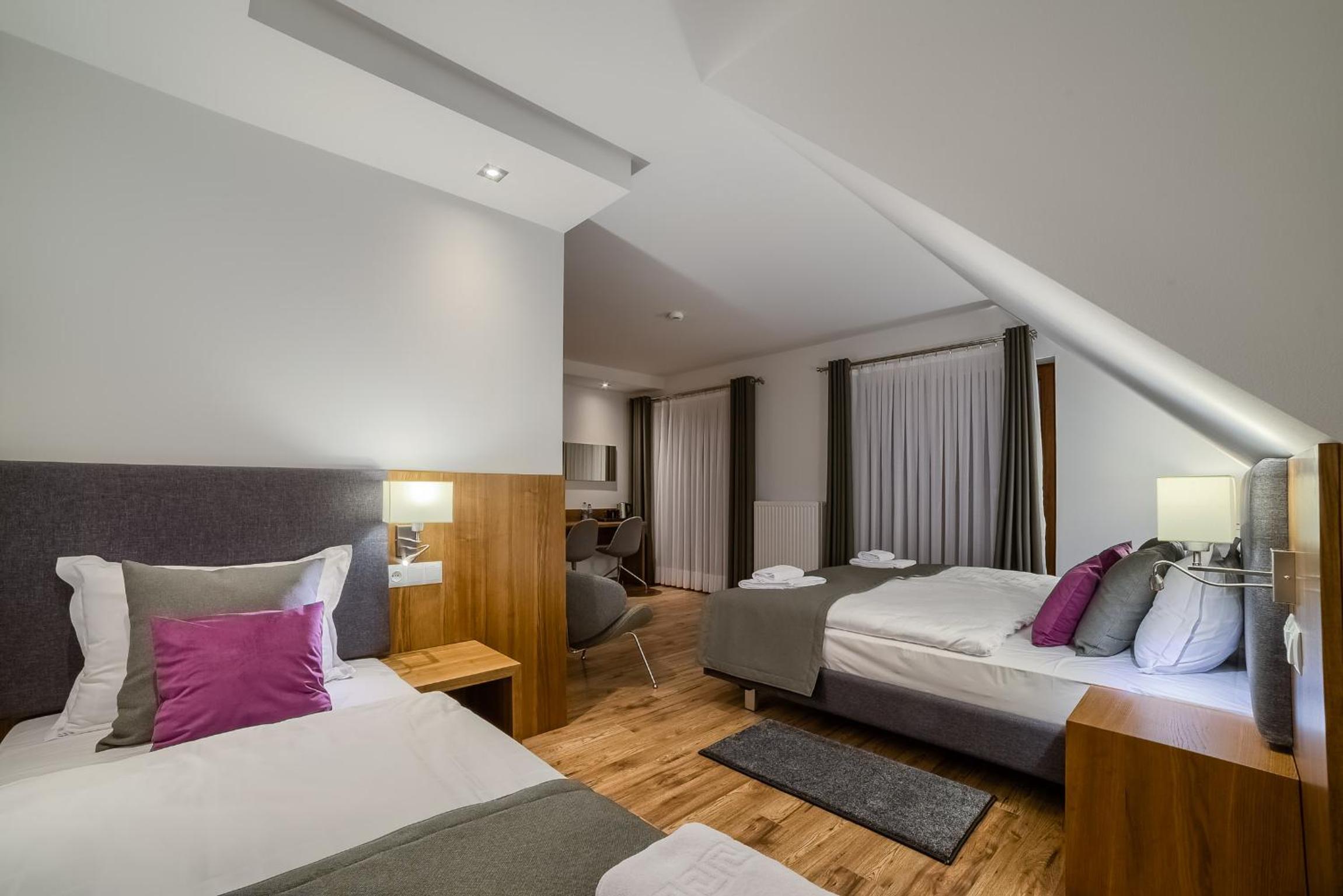 Standard Triple Room - Photo 1