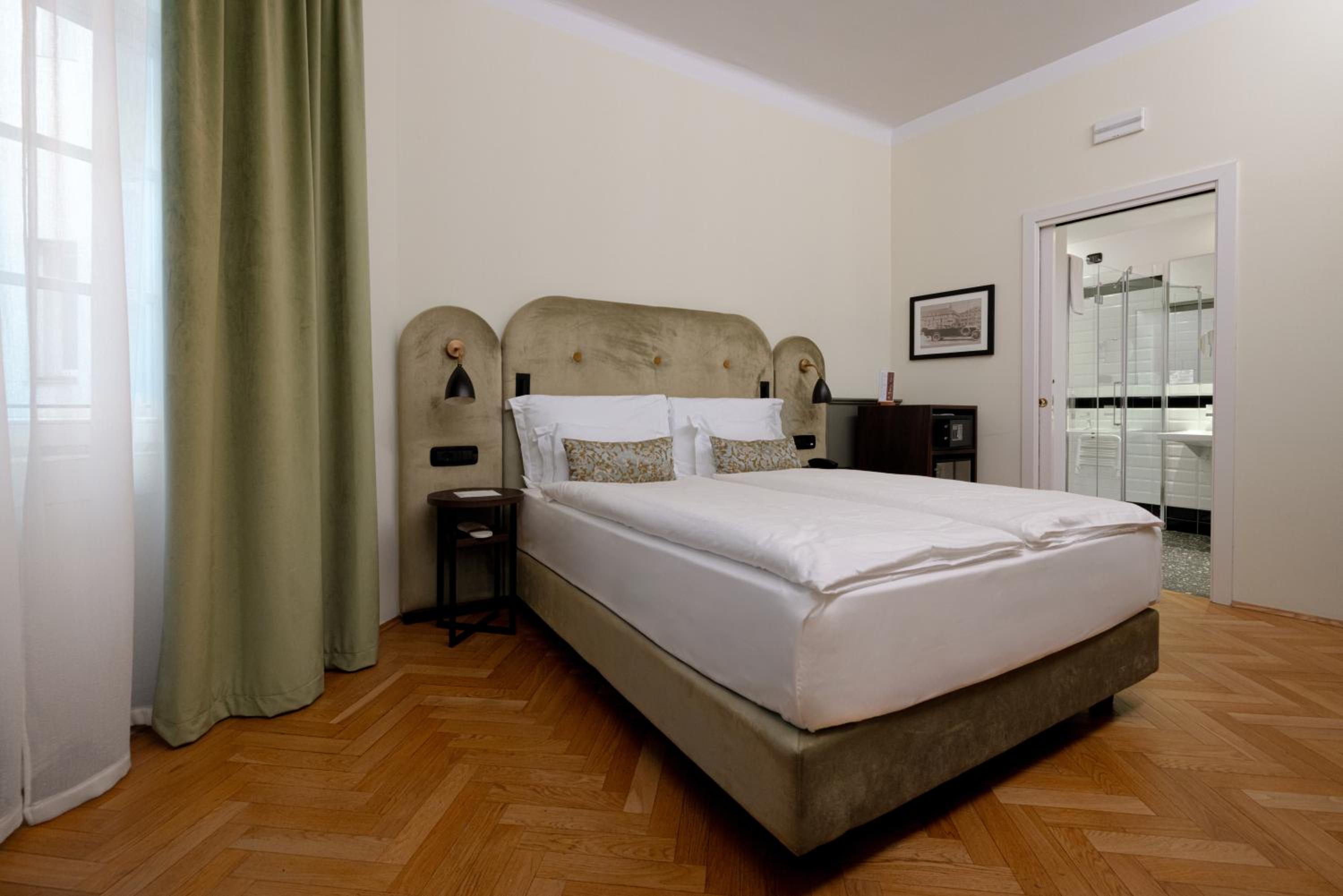 Basic double room
