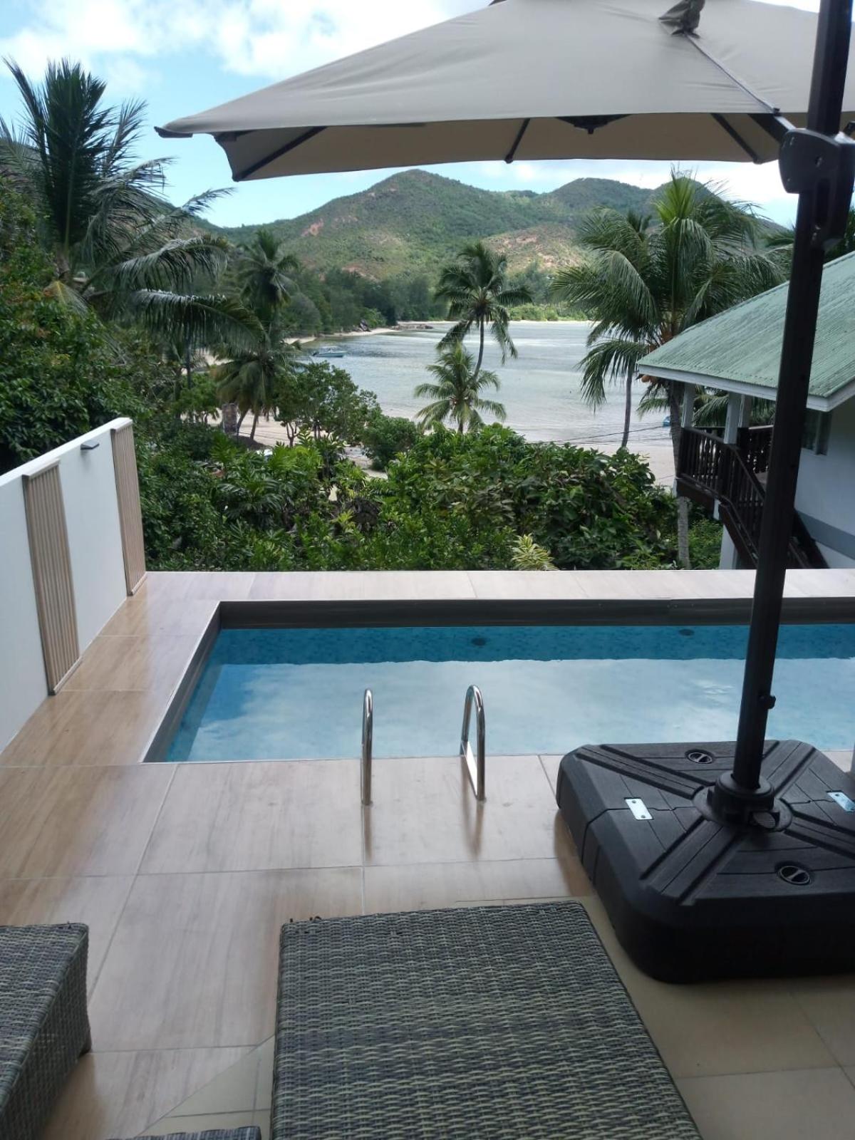 One-Bedroom Apartment with Pool View photo 2