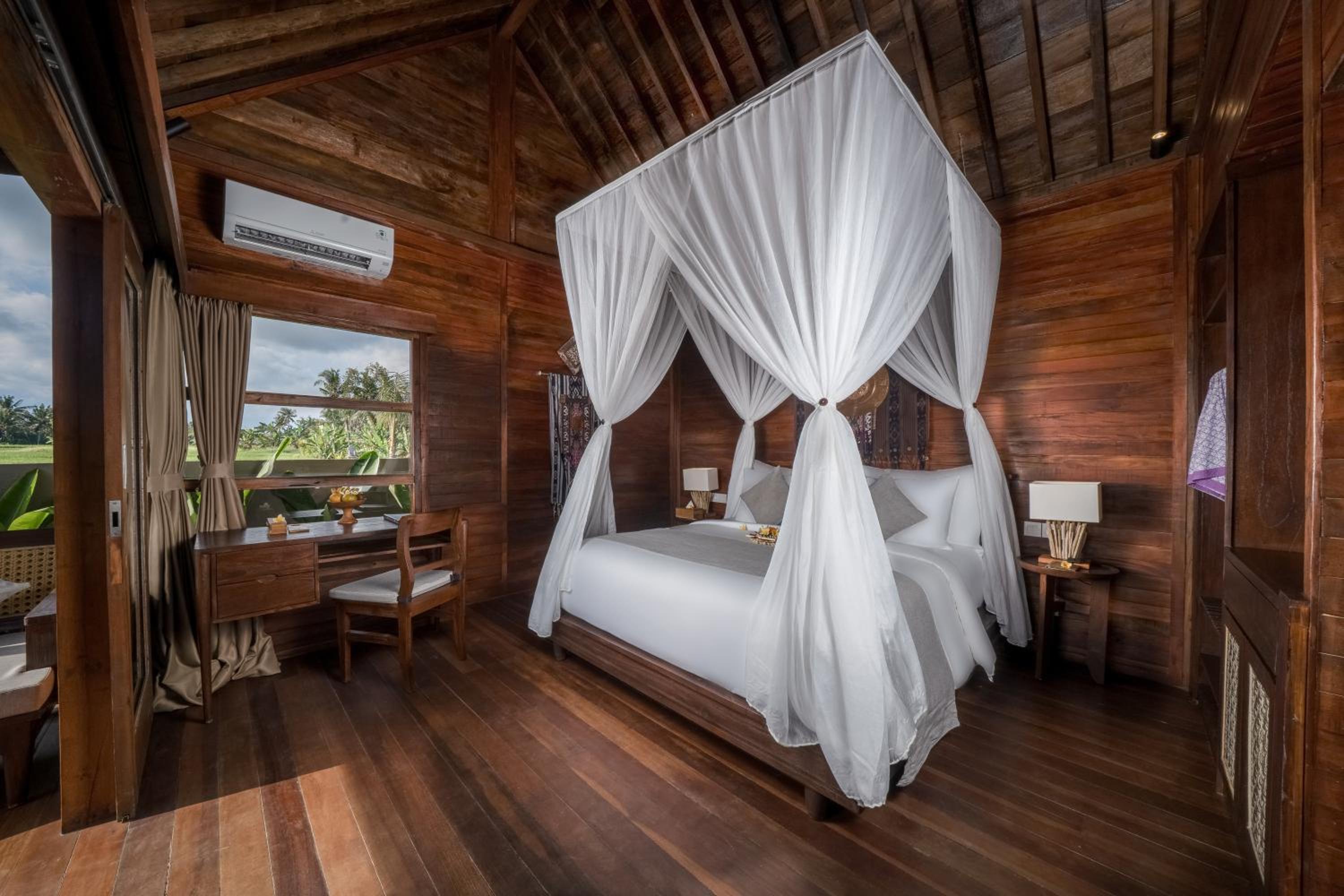 Paddies View Wooden Pool Villa with Free Shuttle to Ubud - Photo 4