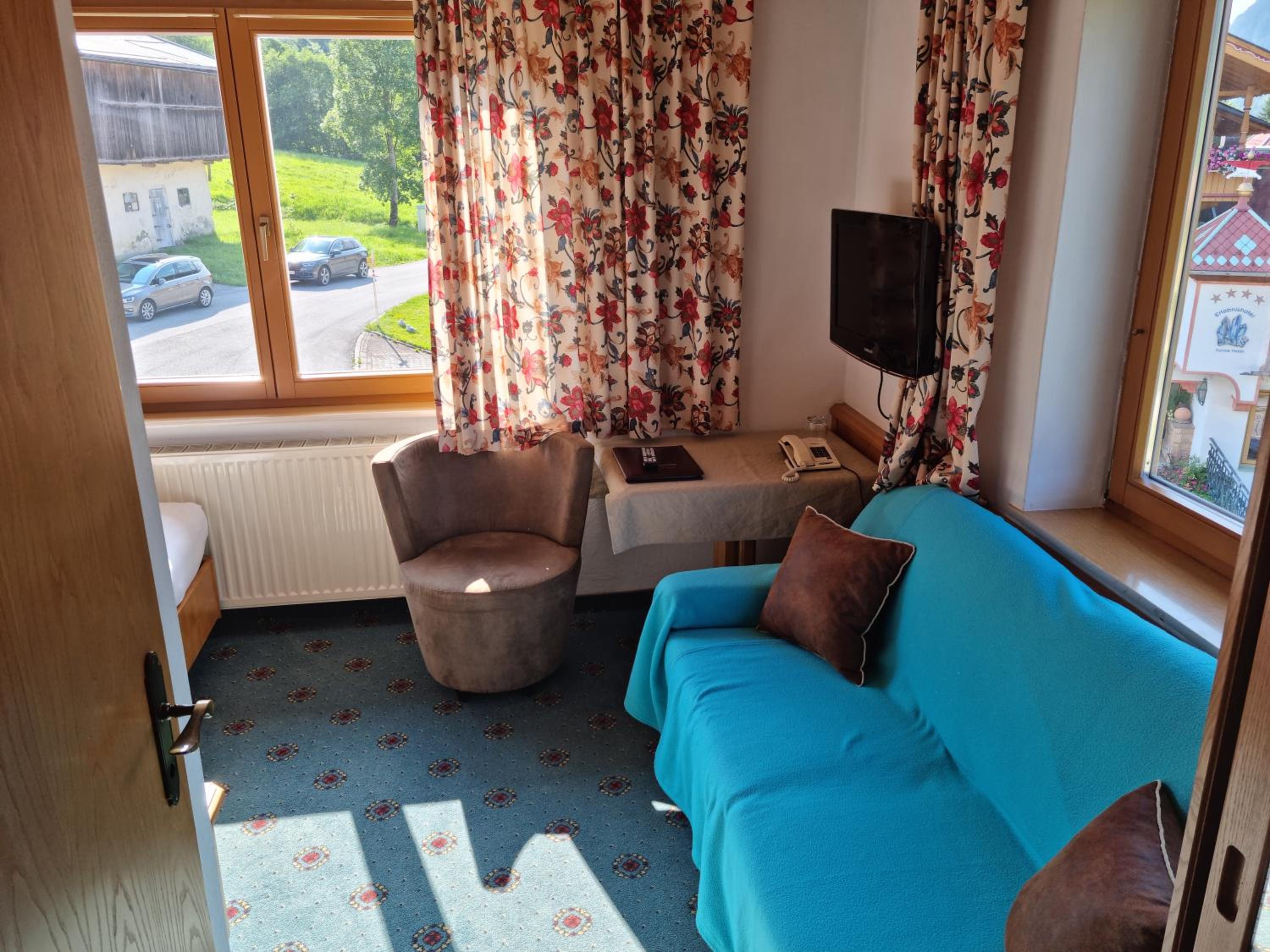 Single Room with Balcony photo 3