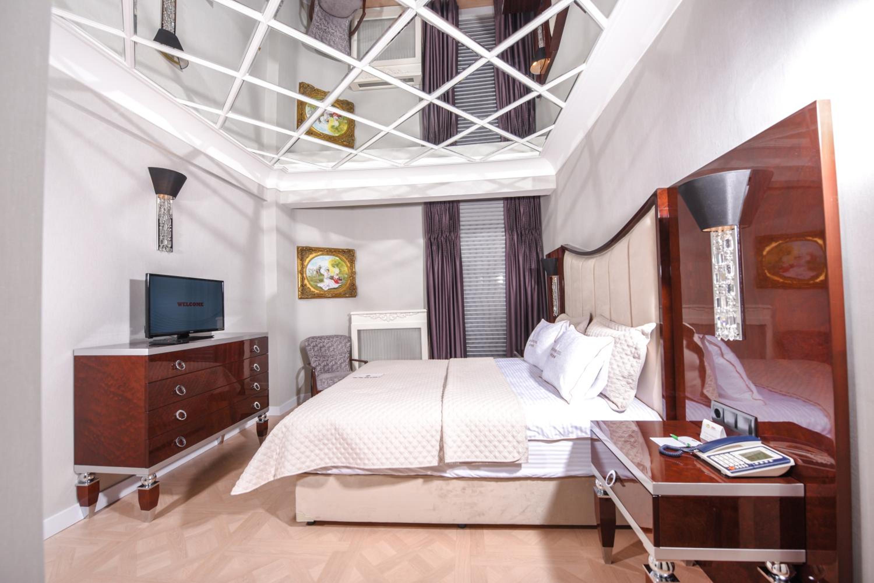 King Suite with Sea View - Photo 13