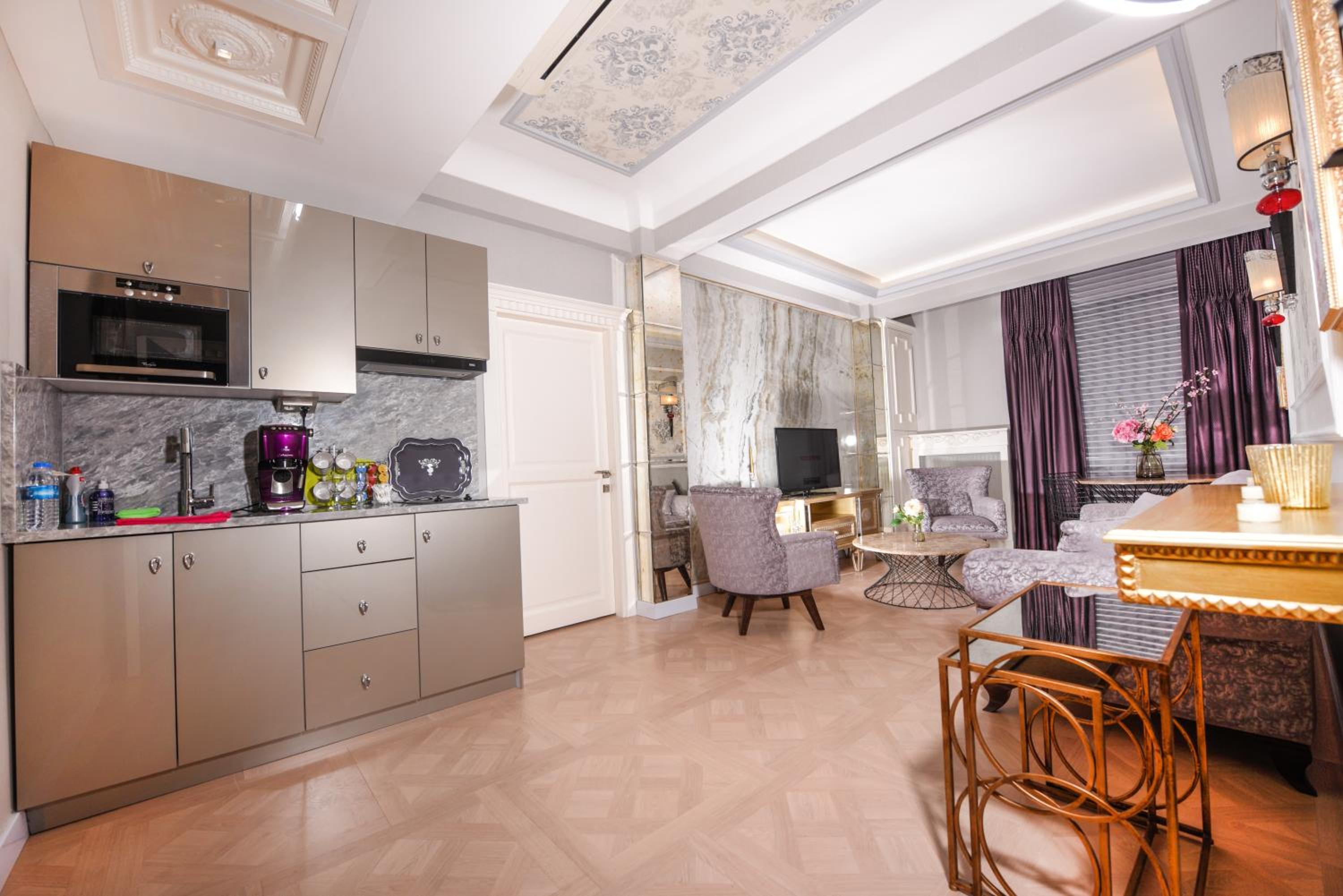 King Suite with Sea View - Photo 17