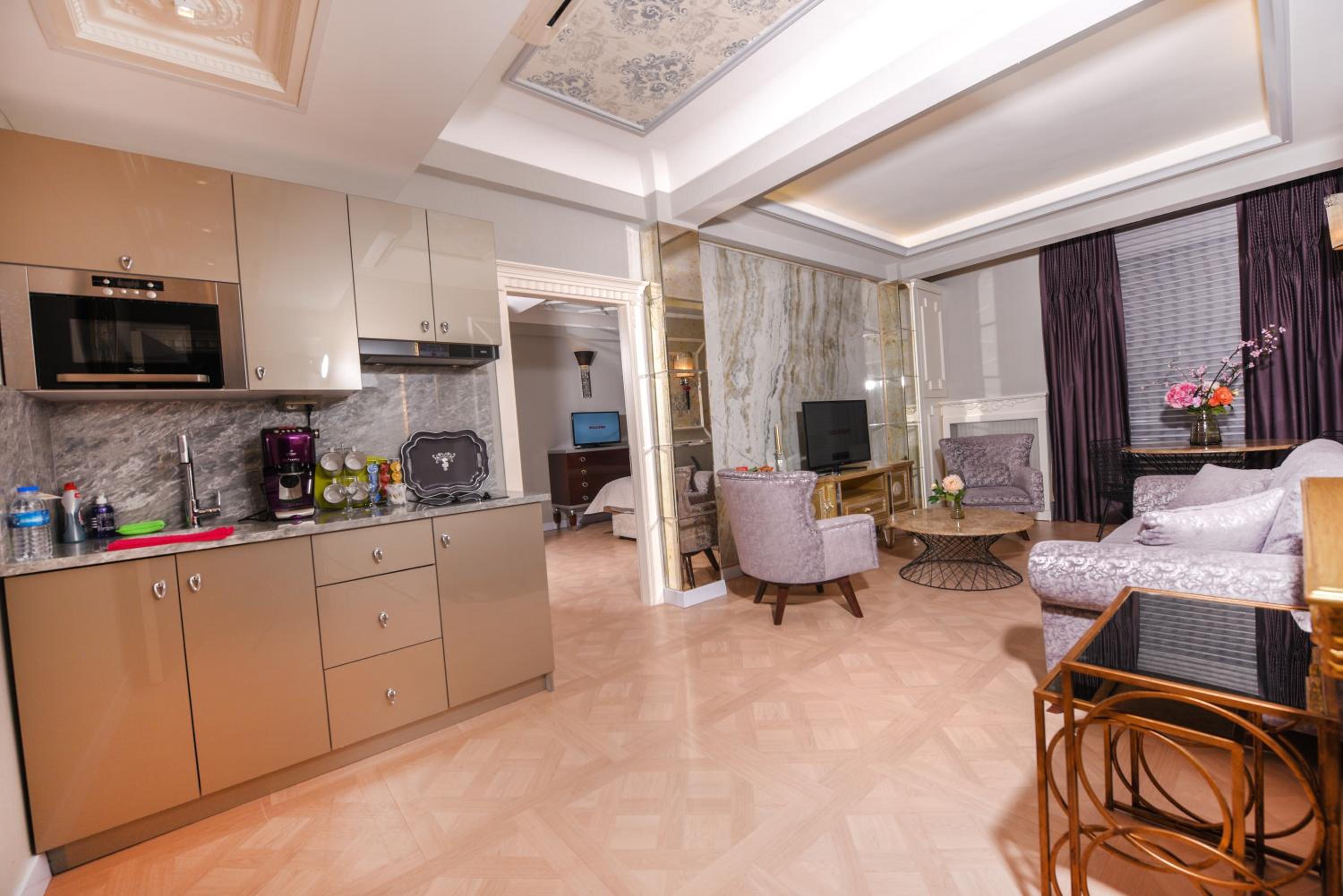 King Suite with Sea View - Photo 16