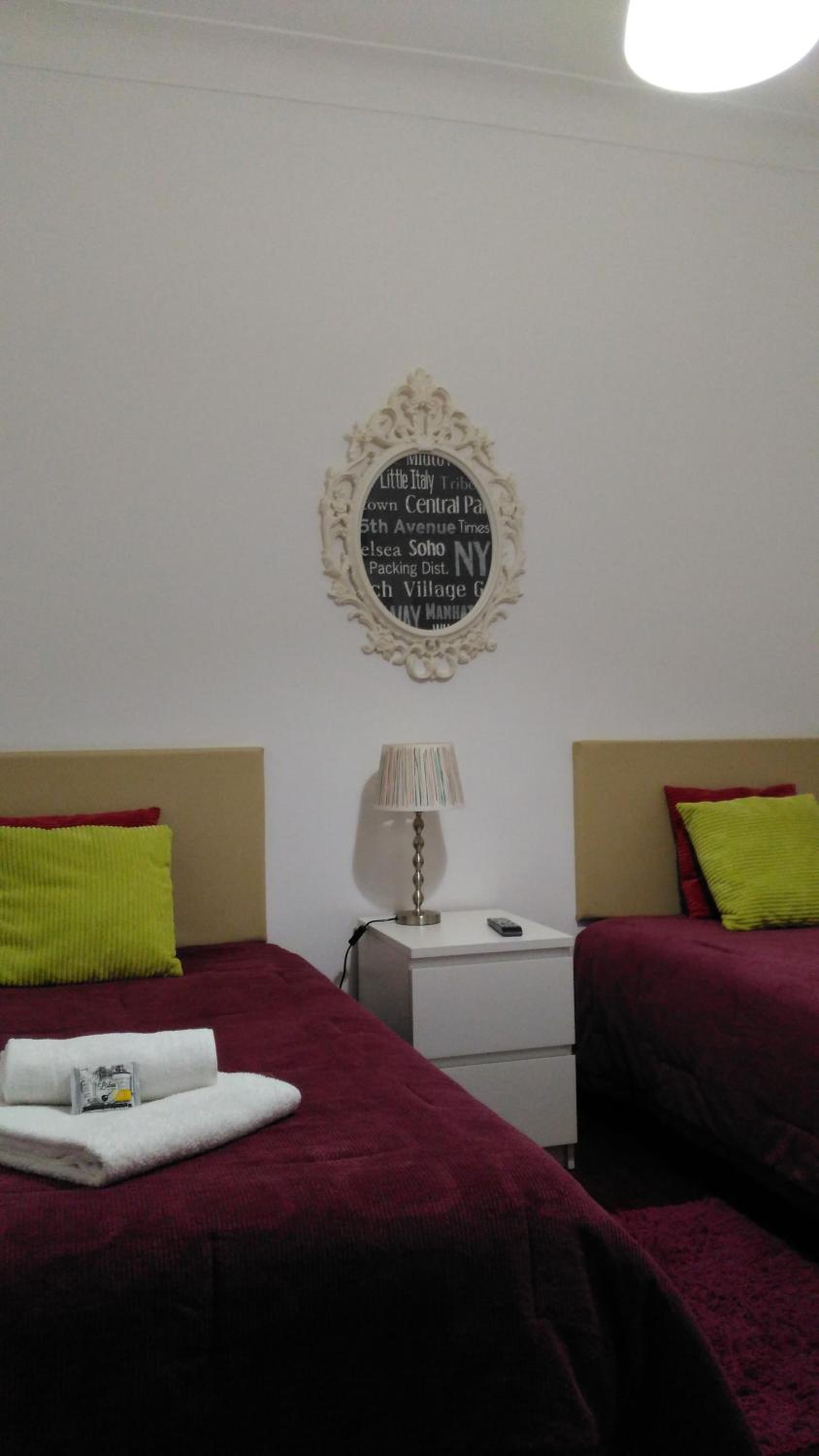 Twin Room with Private Bathroom - Photo 9