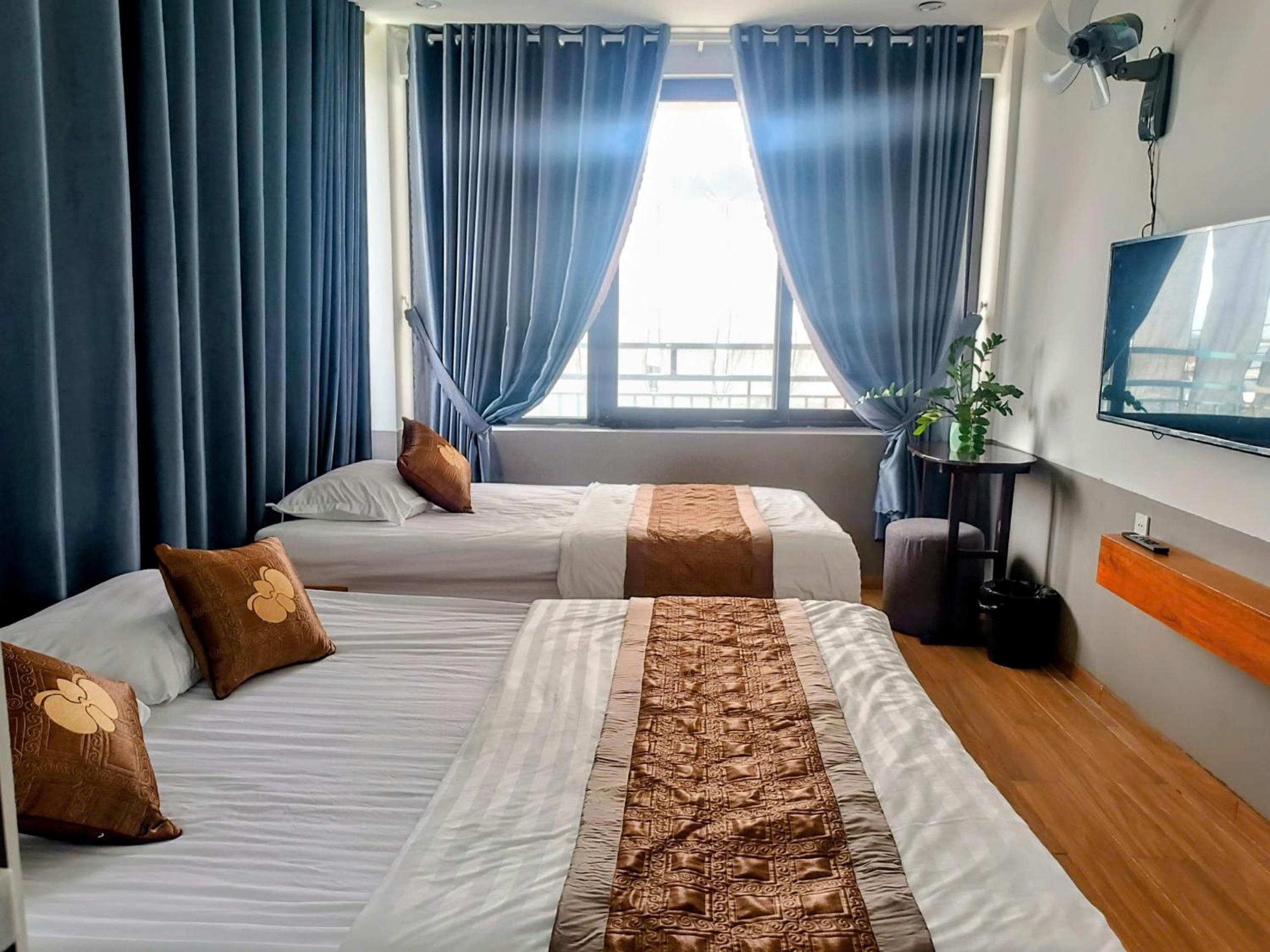 Triple Room with City View