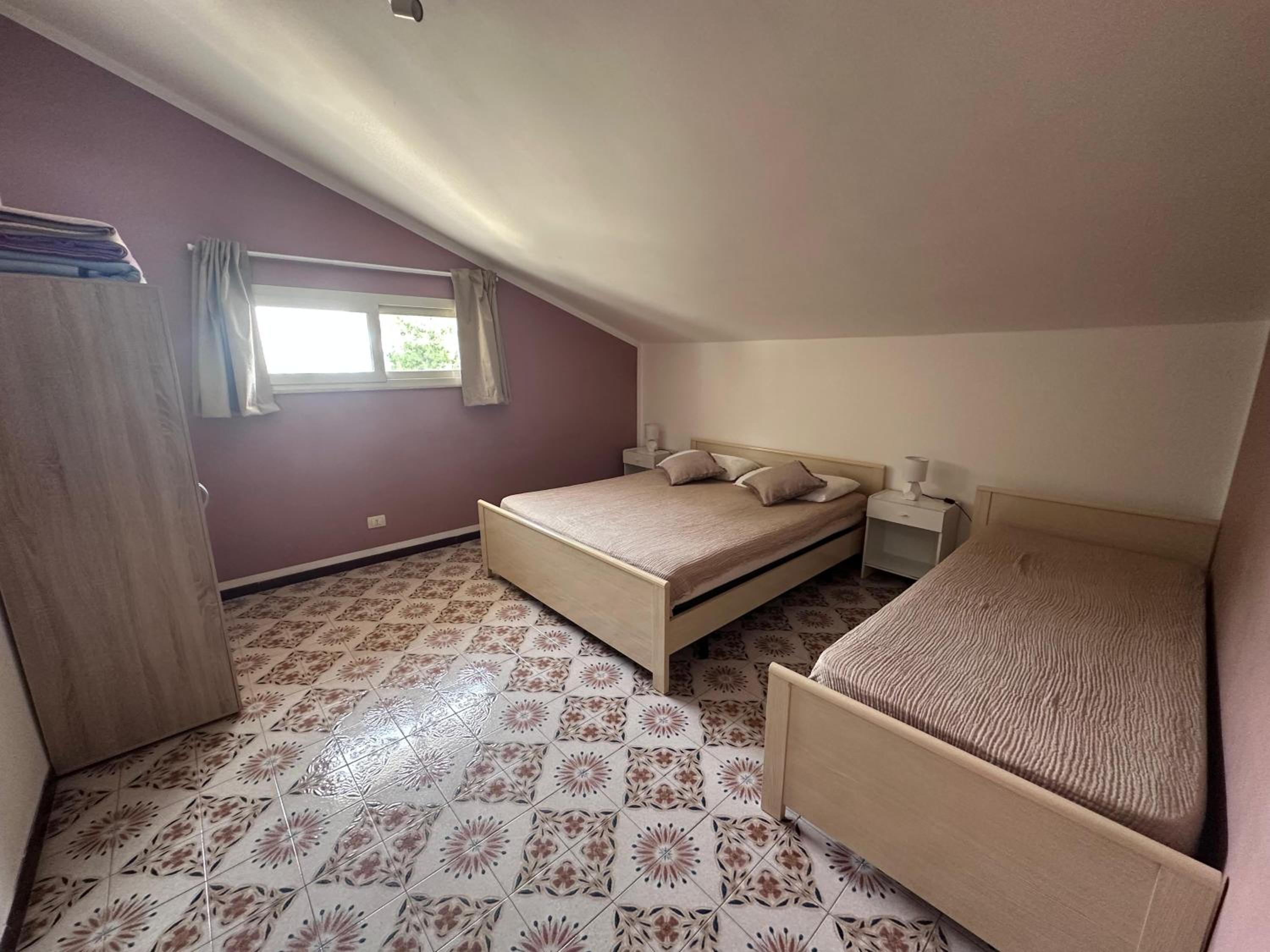 Family Room with Private Bathroom photo 2