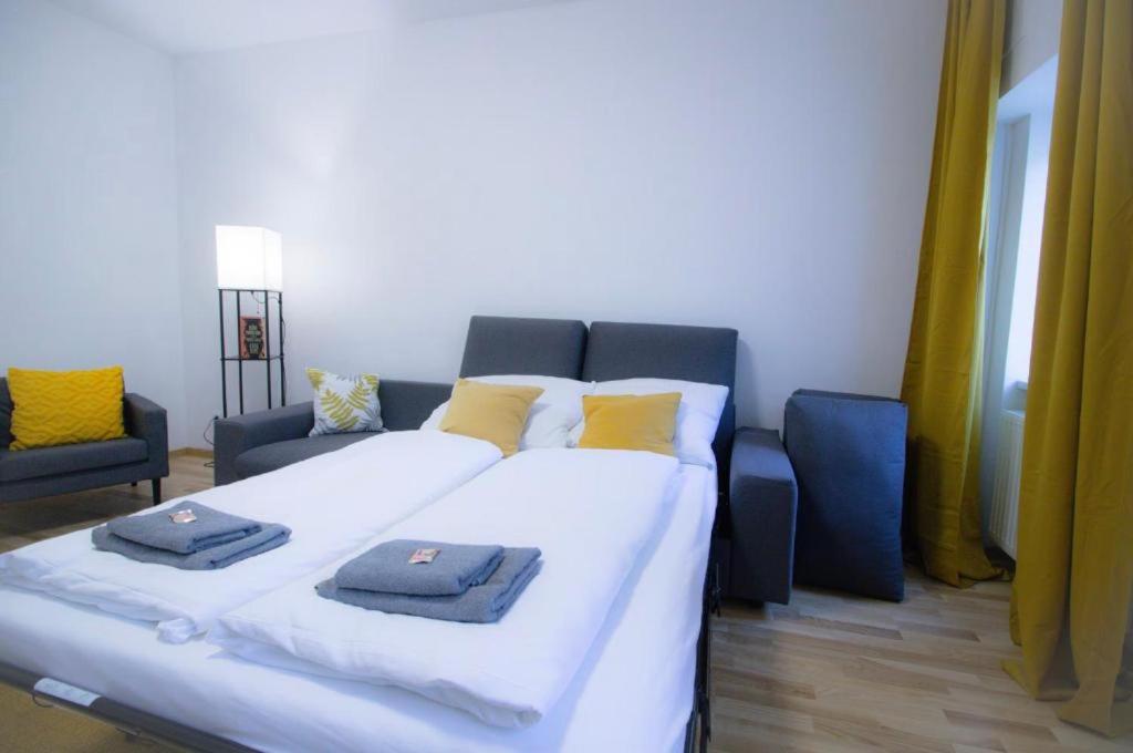 One-Bedroom Deluxe Apartment