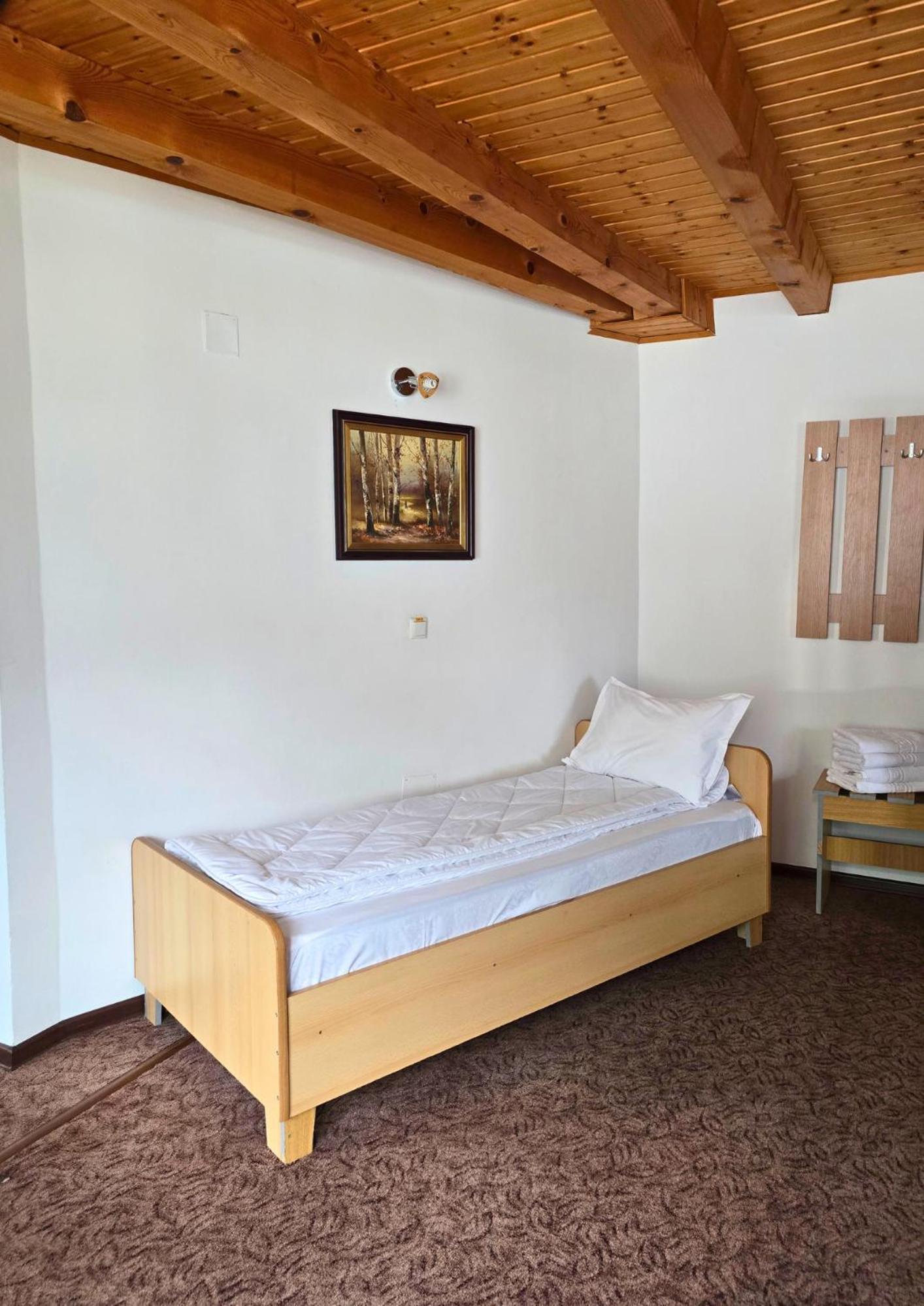 Quadruple Room with Private Bathroom photo 3