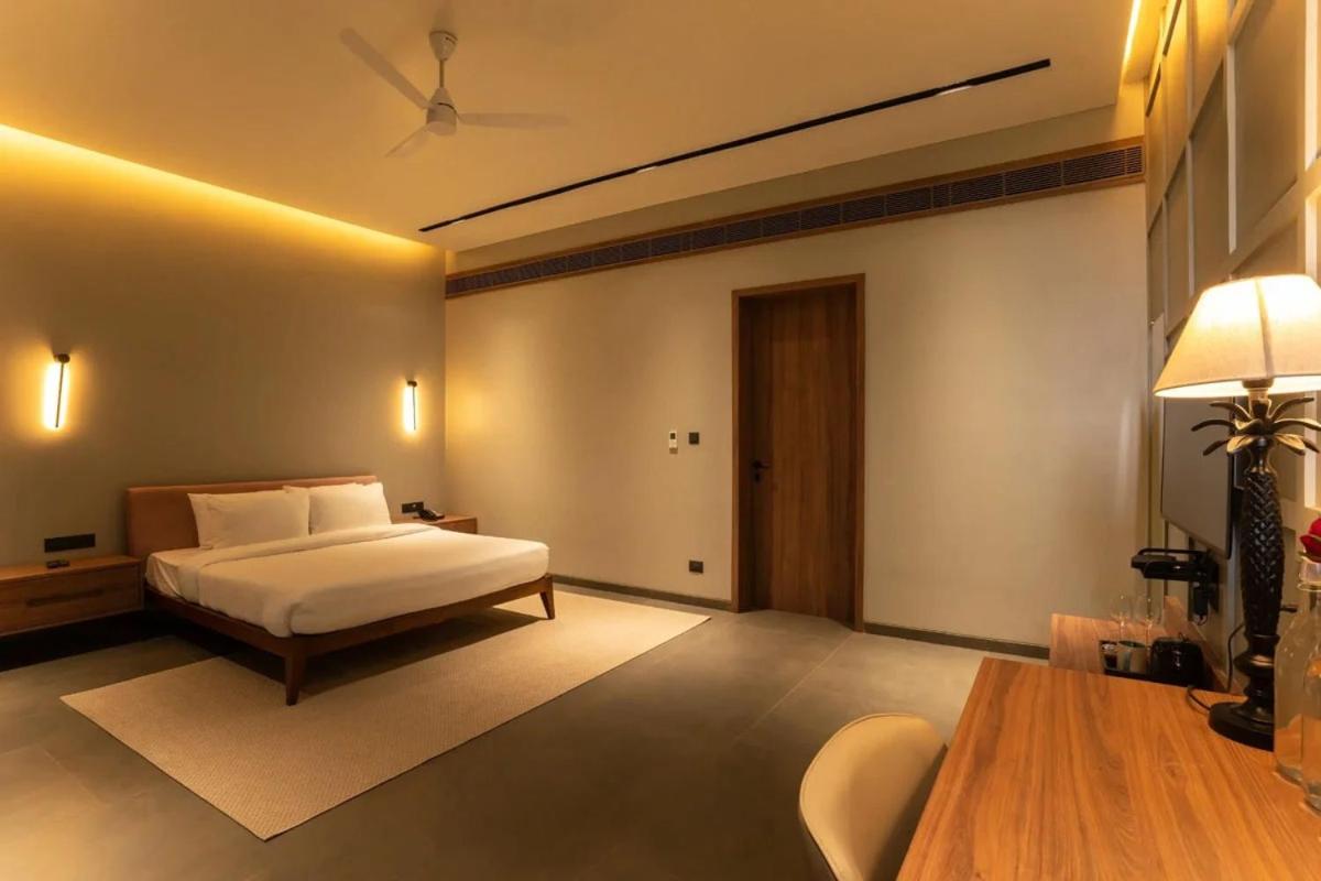 4 BHK Villa with Private Pool and Wine tour & Tasting experience at Sula Vineyards, 10% discount on spa & Complimentary welcome drinks on arrival, Happy Hours (1+1) from 4 to 7 pm photo 1