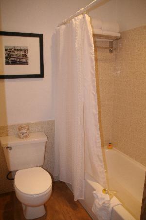 King Room with River View - Non-Smoking - Photo 2