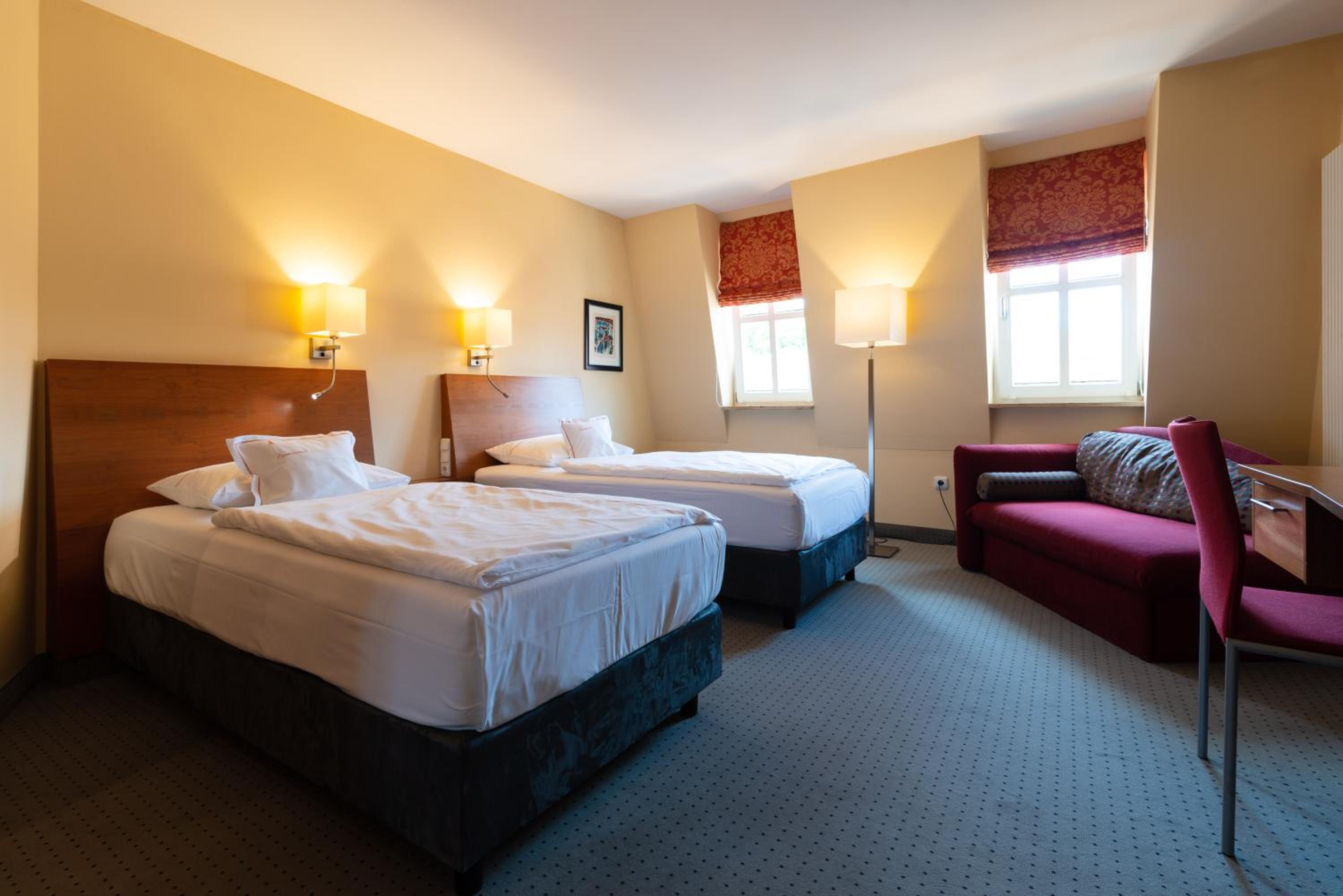 Large Double or Twin Room photo 2