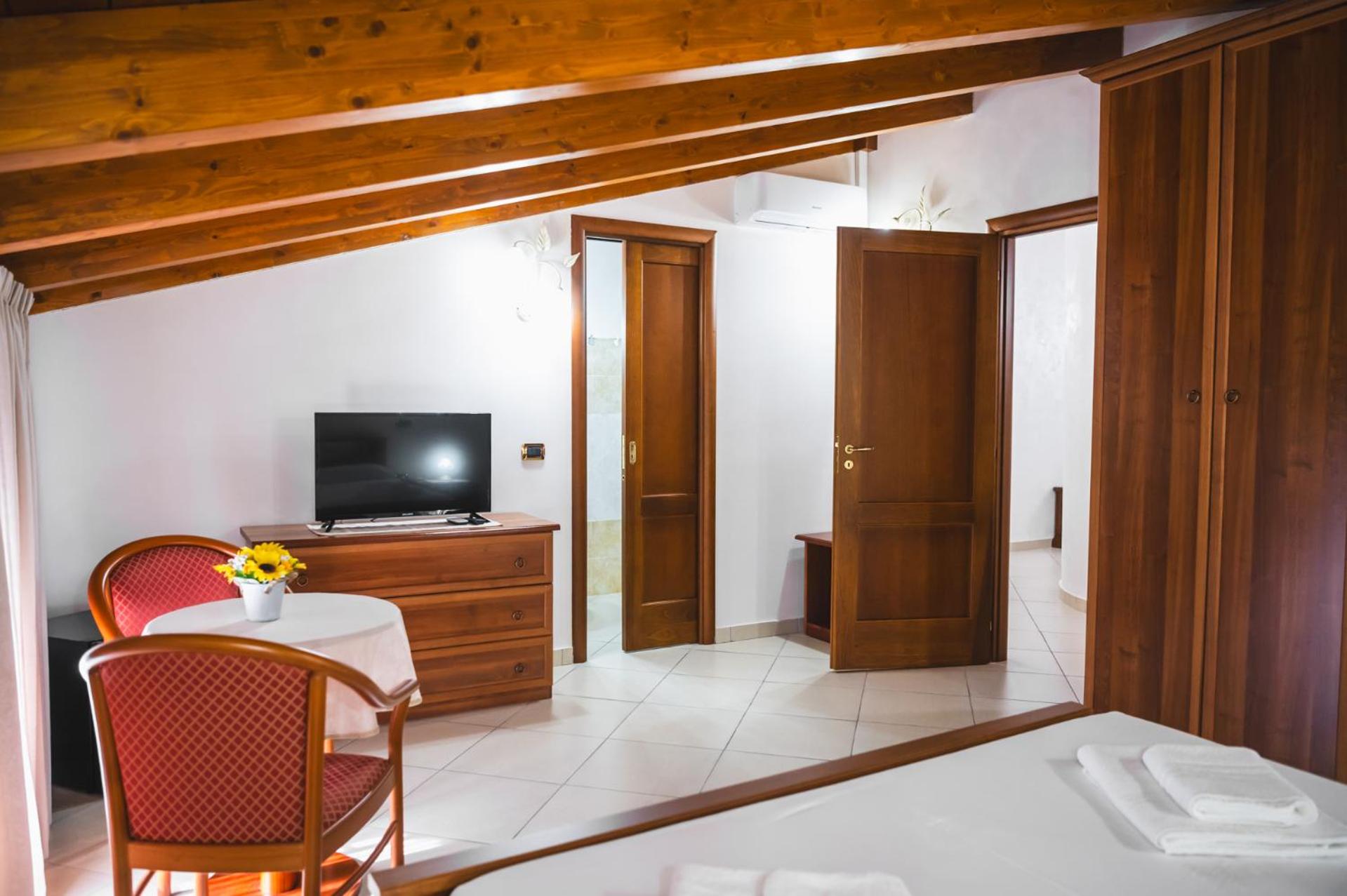 King Room - Photo 8
